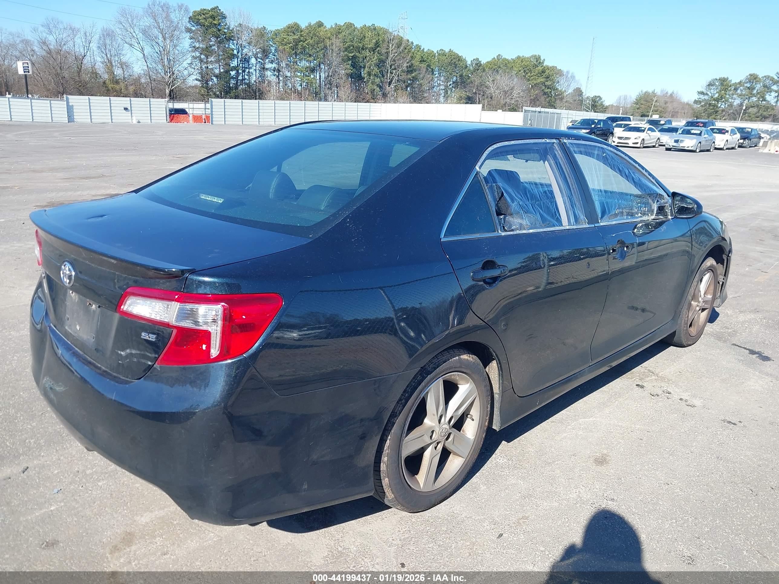 TOYOTA CAMRY image 4