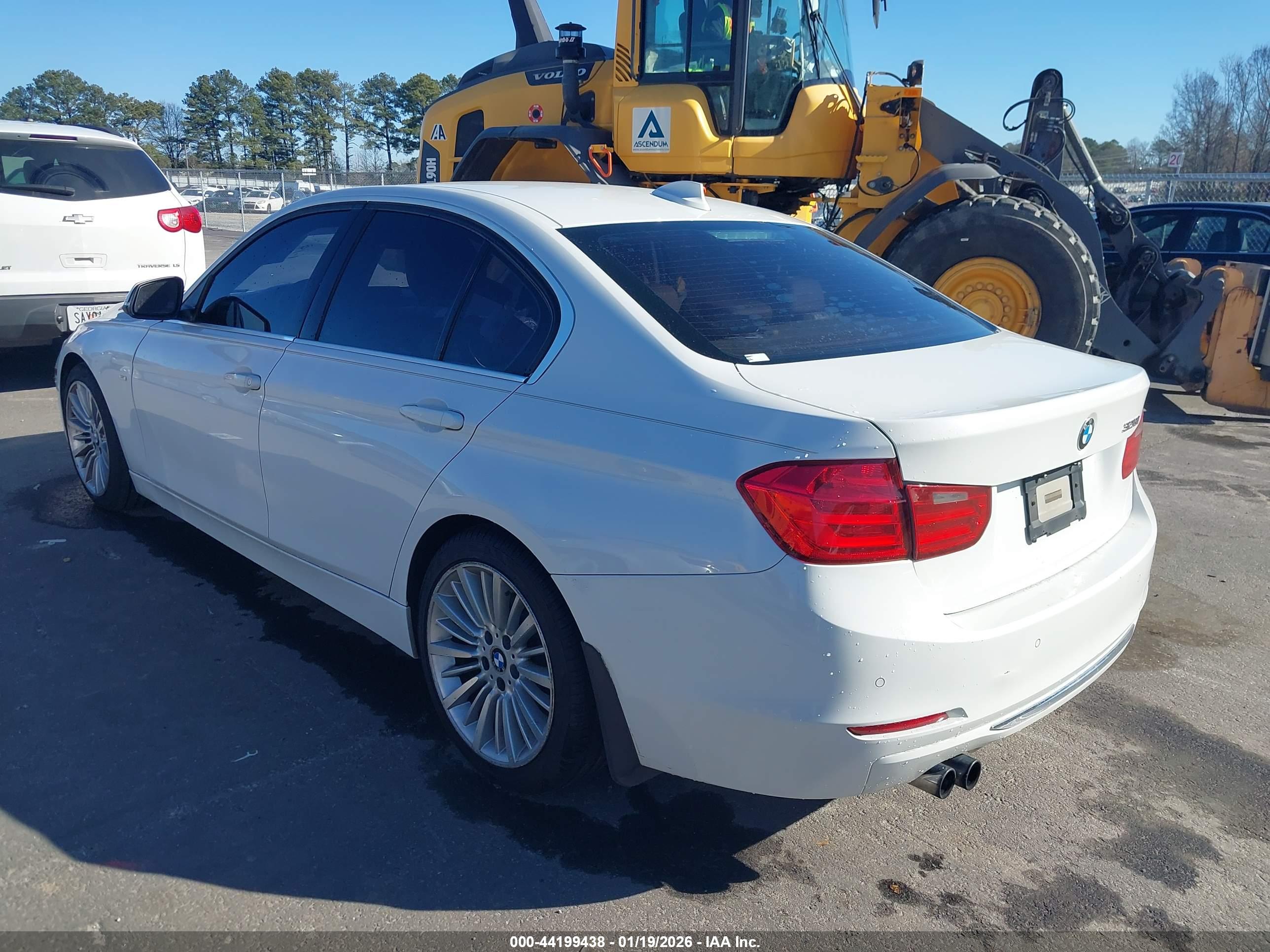 BMW 328I image 3