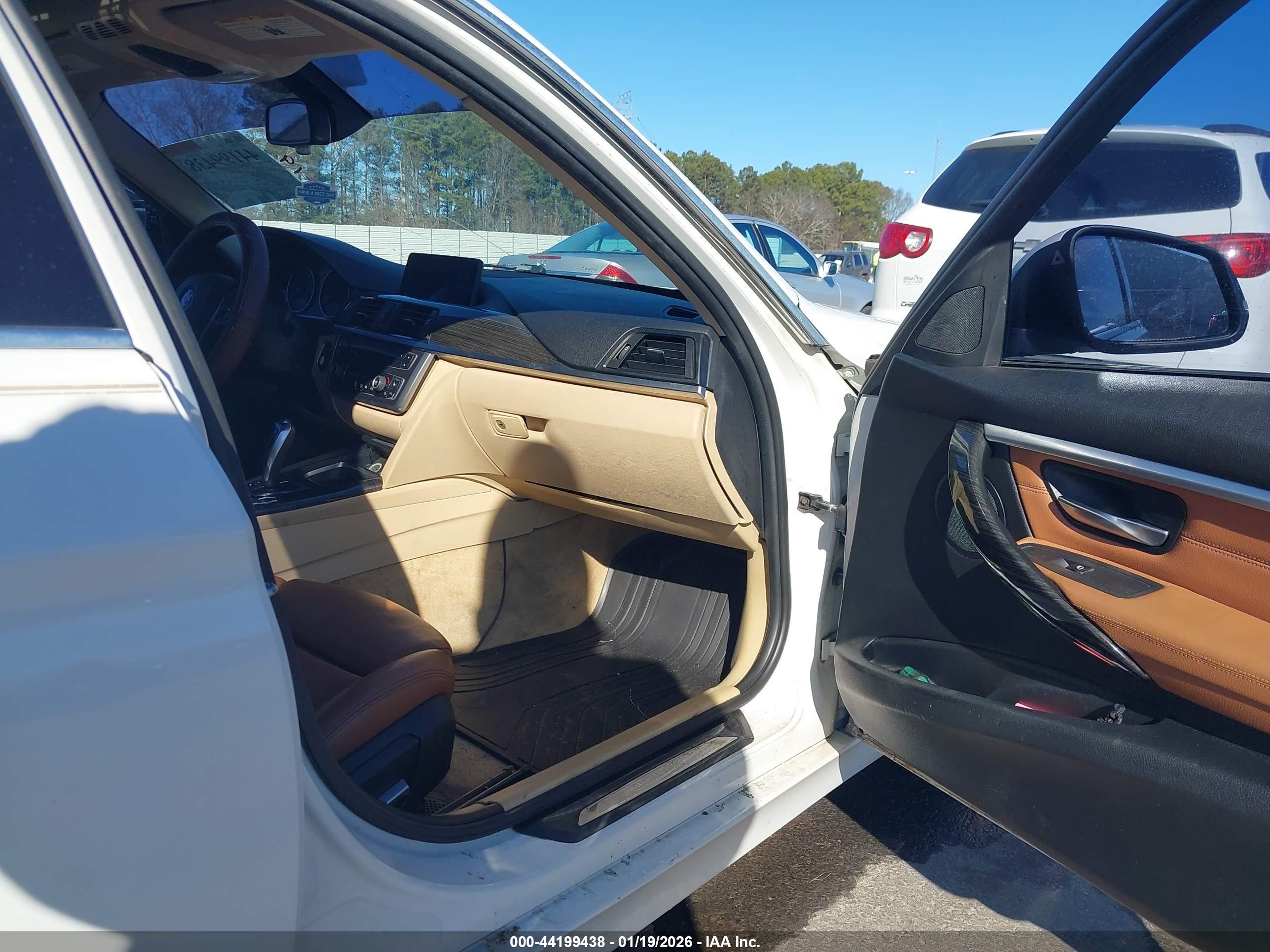 BMW 328I image 5