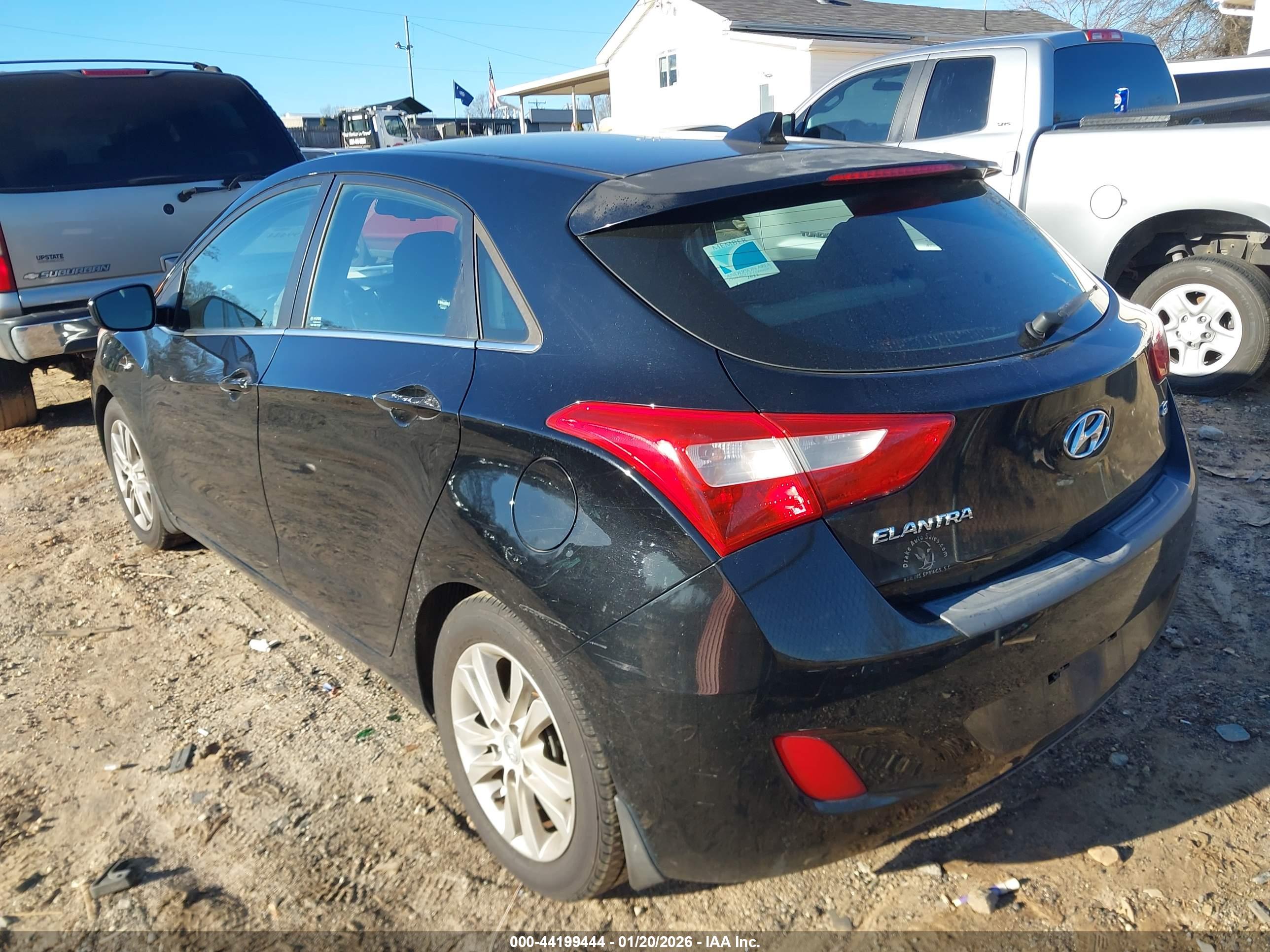 HYUNDAI ELANTRA image 3