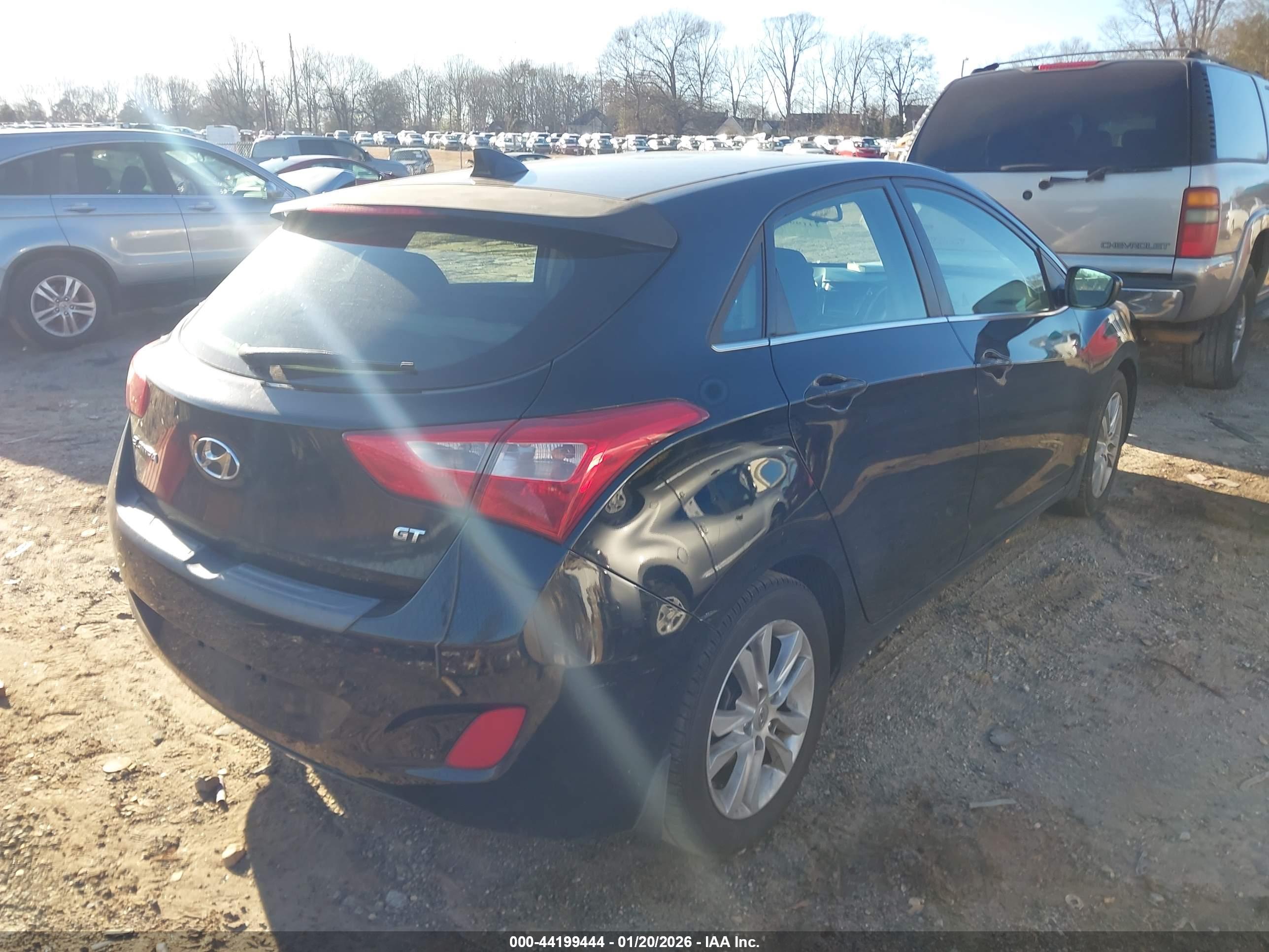 HYUNDAI ELANTRA image 4