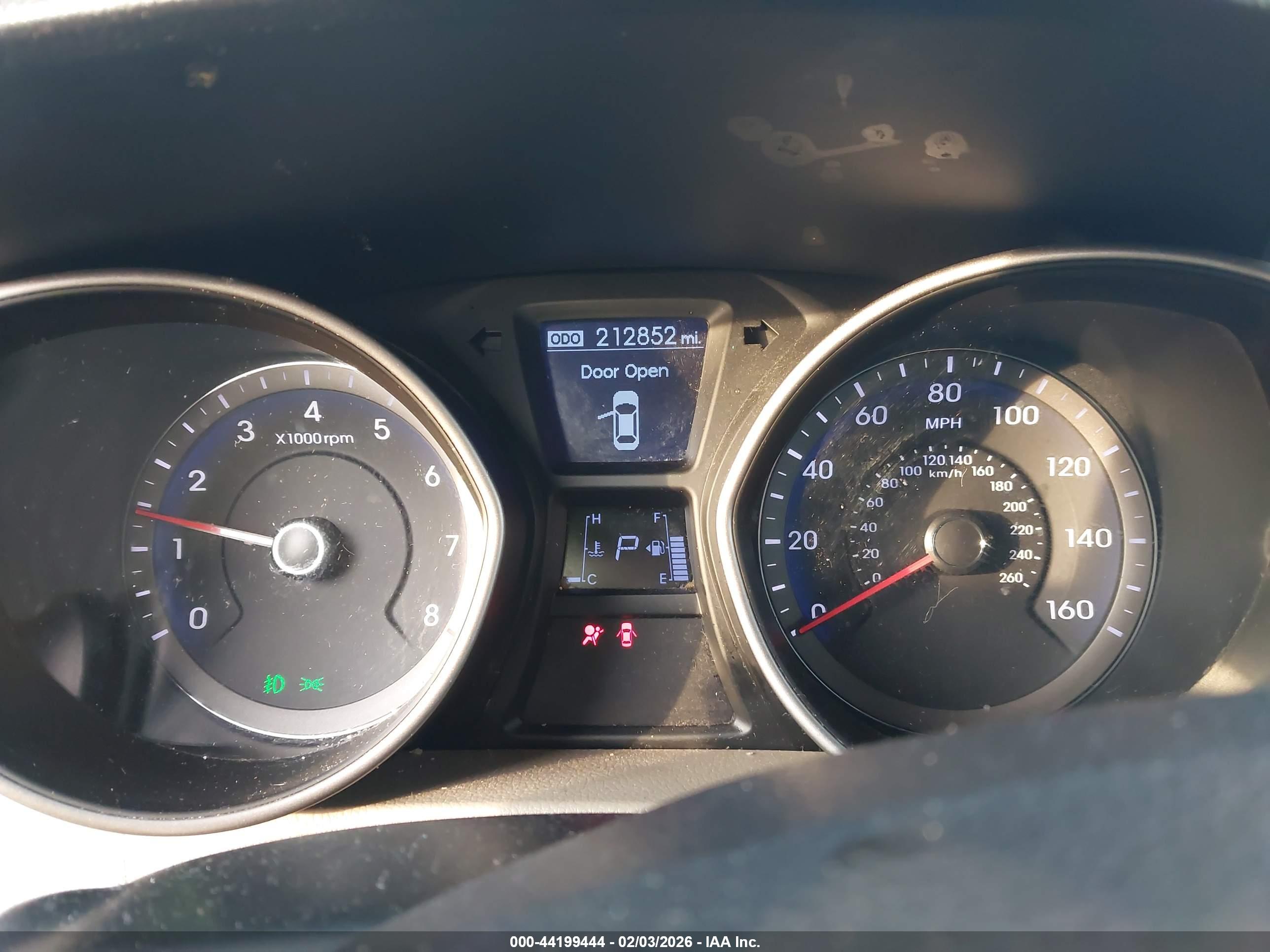 HYUNDAI ELANTRA image 7