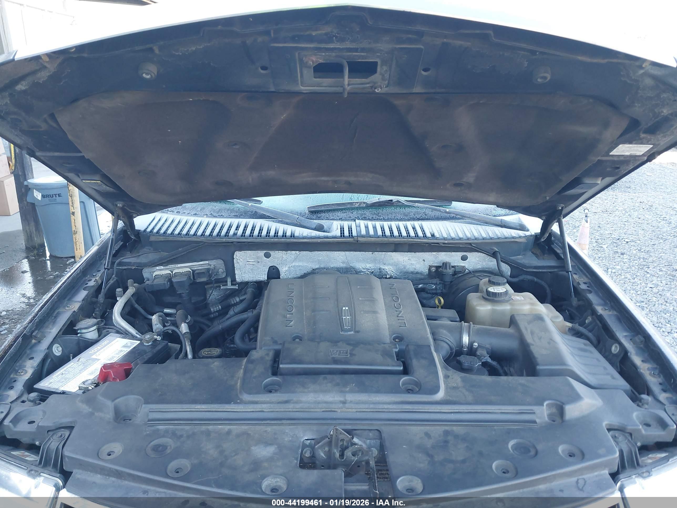 LINCOLN NAVIGATOR image 10