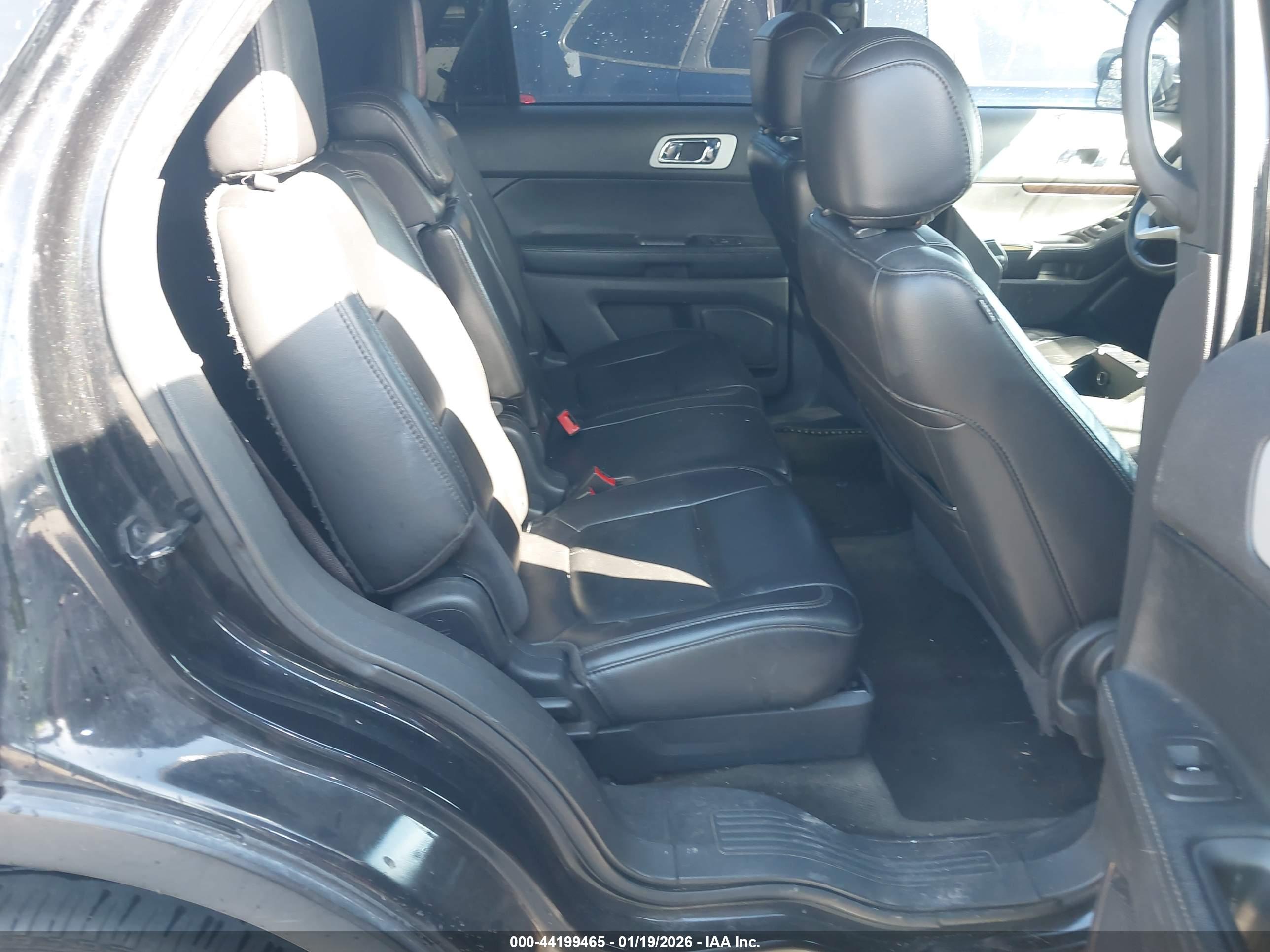 FORD EXPLORER image 8