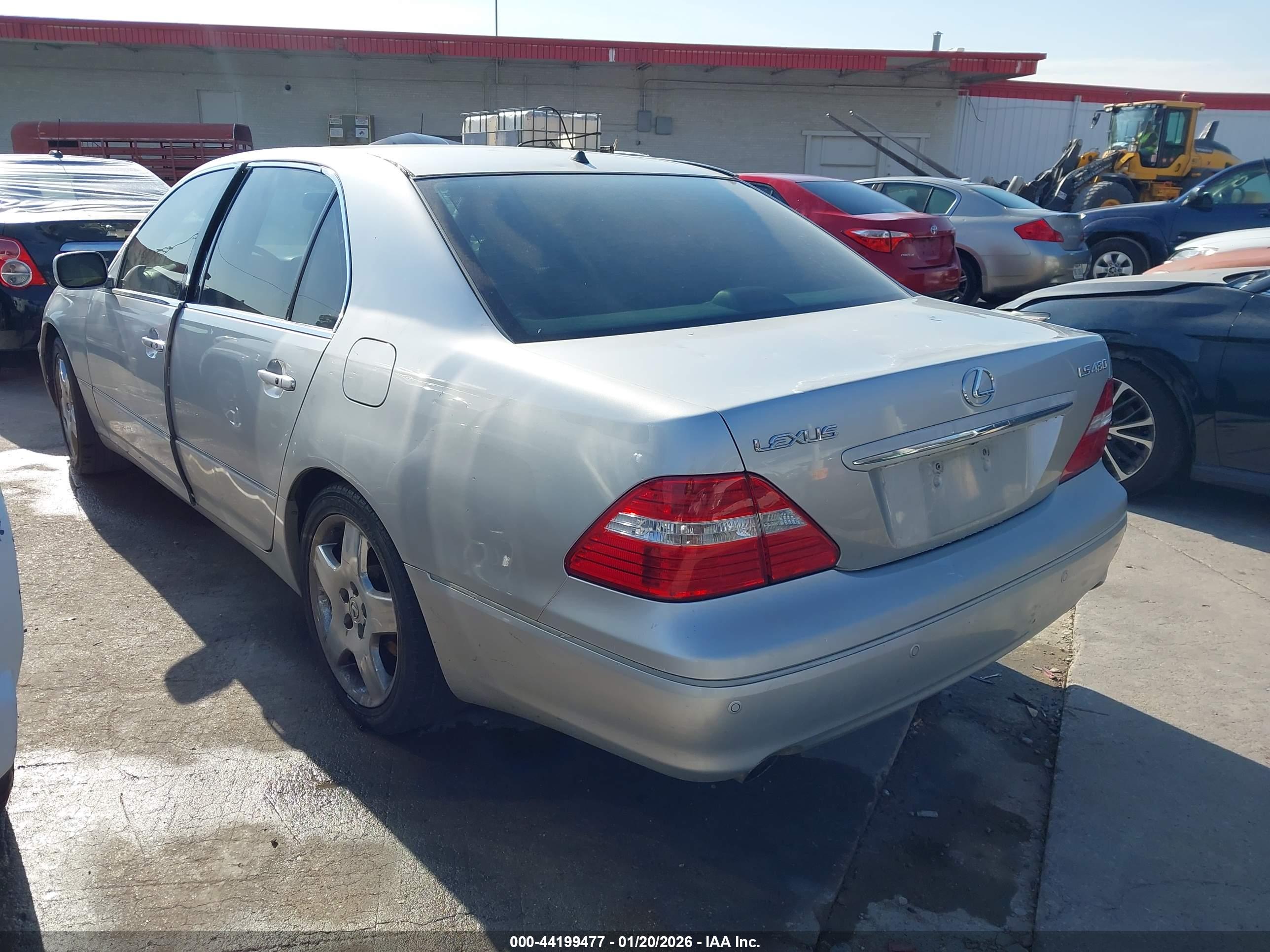 LEXUS LS image 3