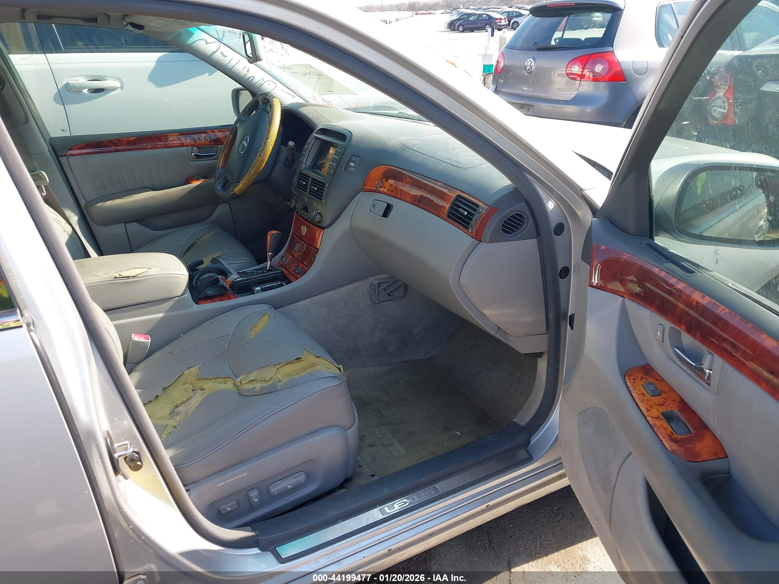 LEXUS LS image 5