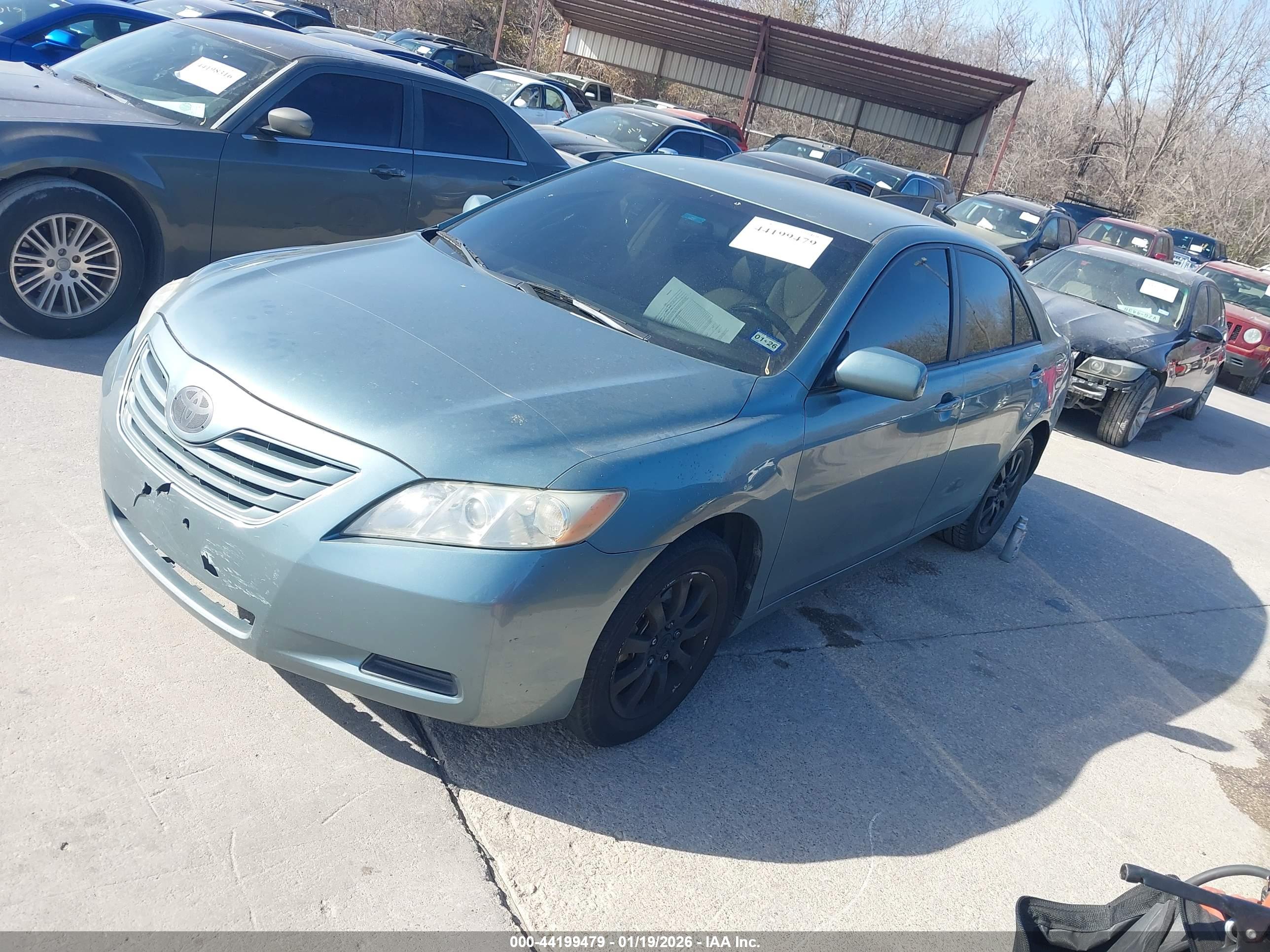 TOYOTA CAMRY image 2