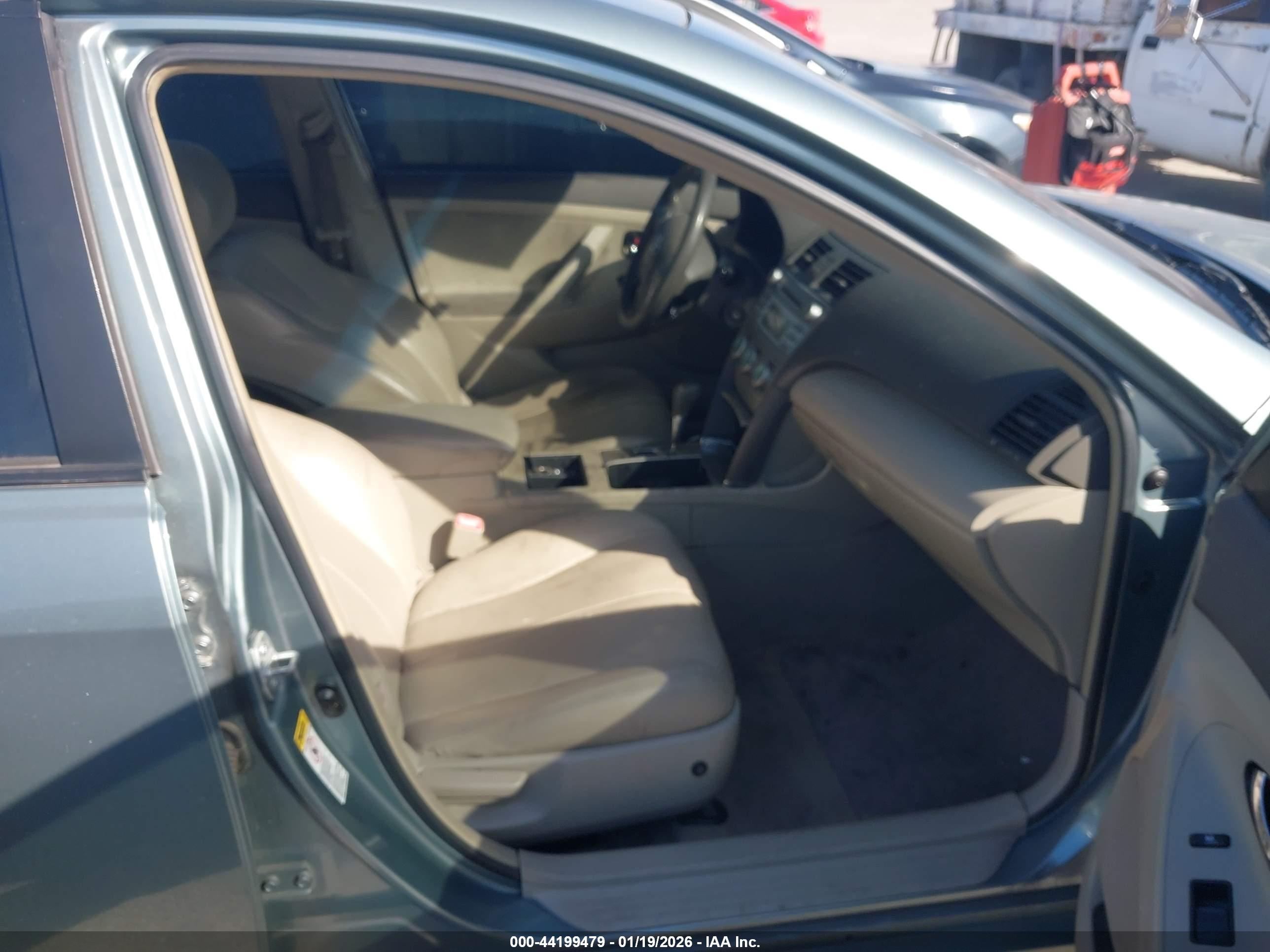 TOYOTA CAMRY image 5