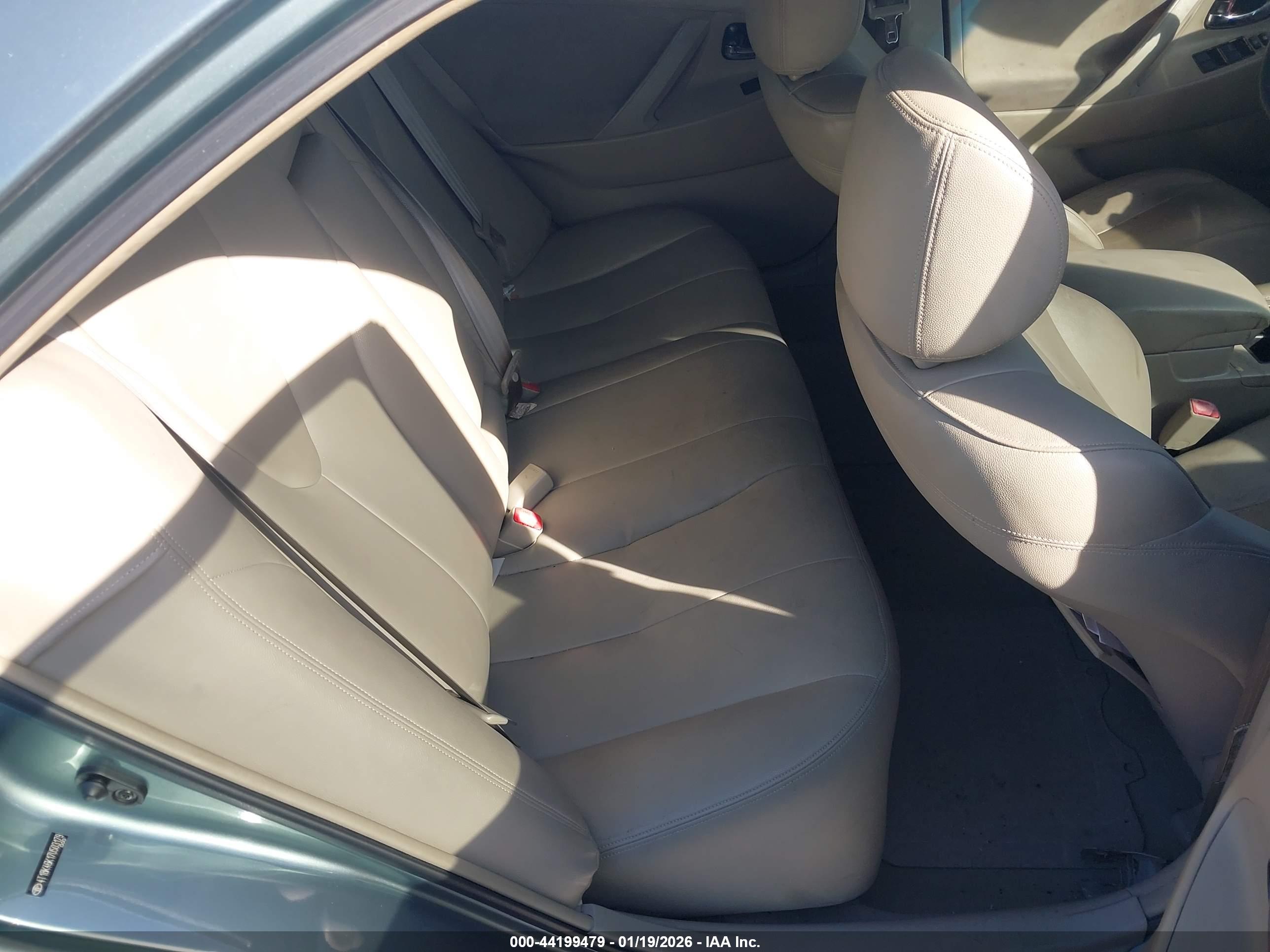 TOYOTA CAMRY image 8