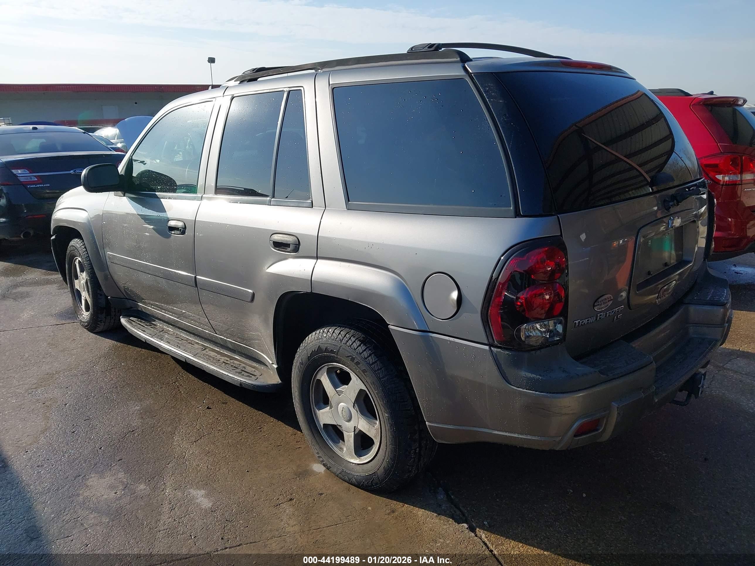 CHEVROLET TRAILBLAZER image 3