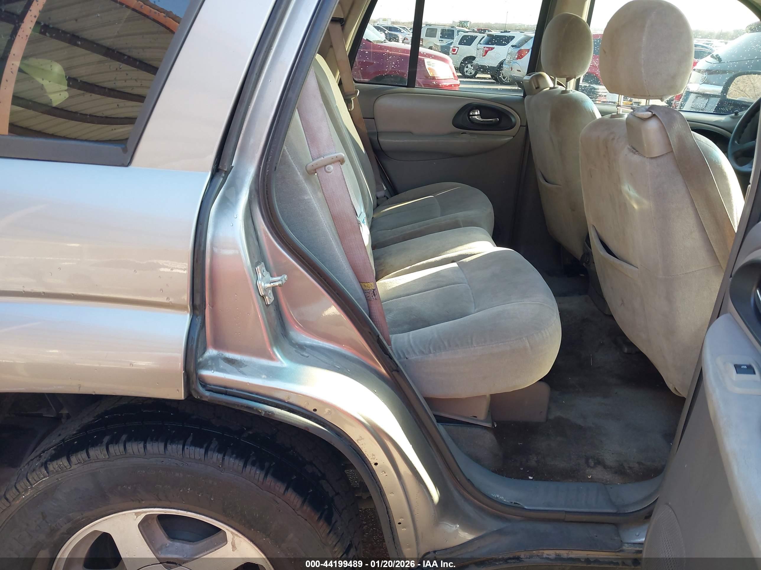 CHEVROLET TRAILBLAZER image 8
