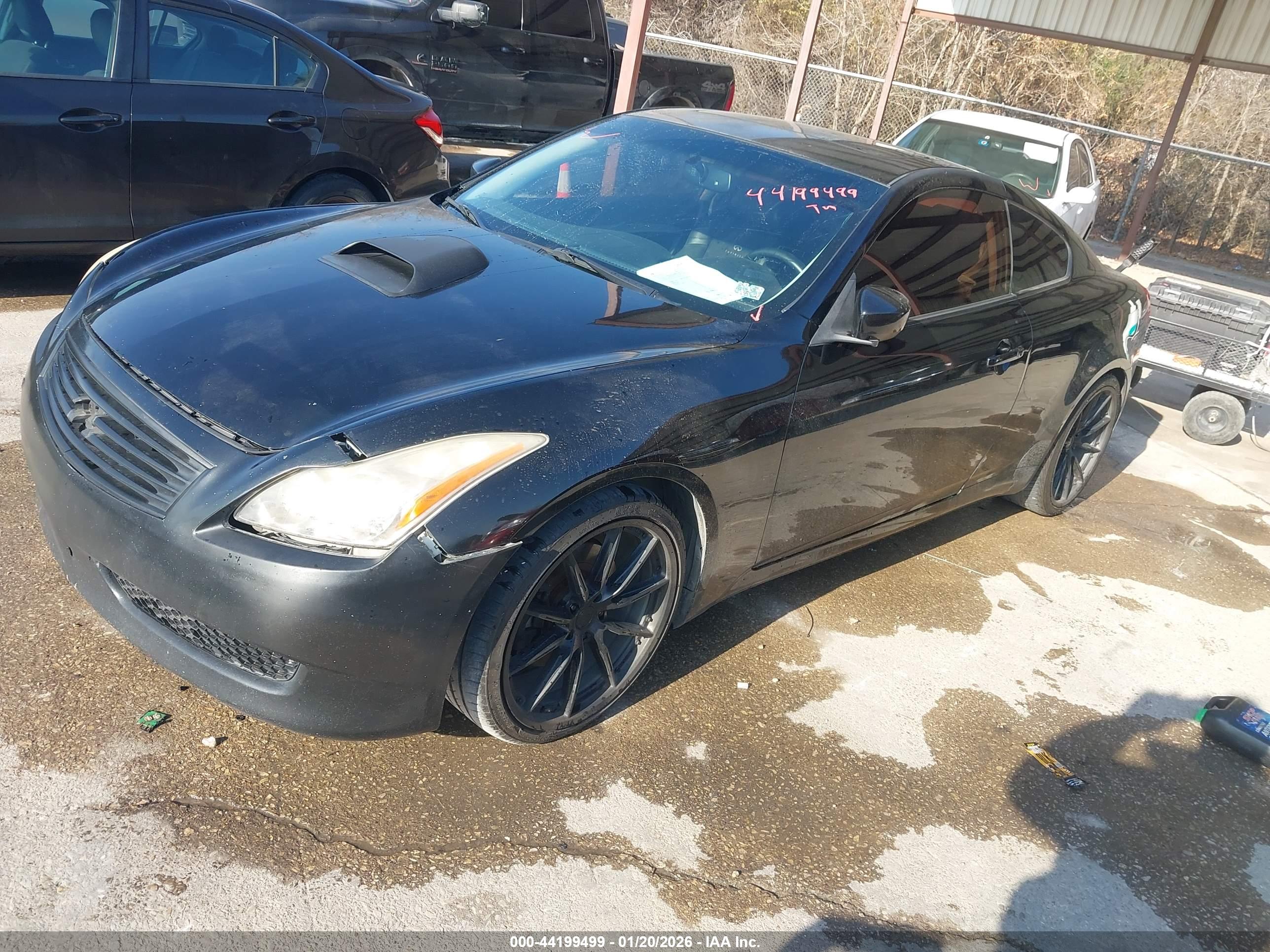 INFINITI G37 image 2