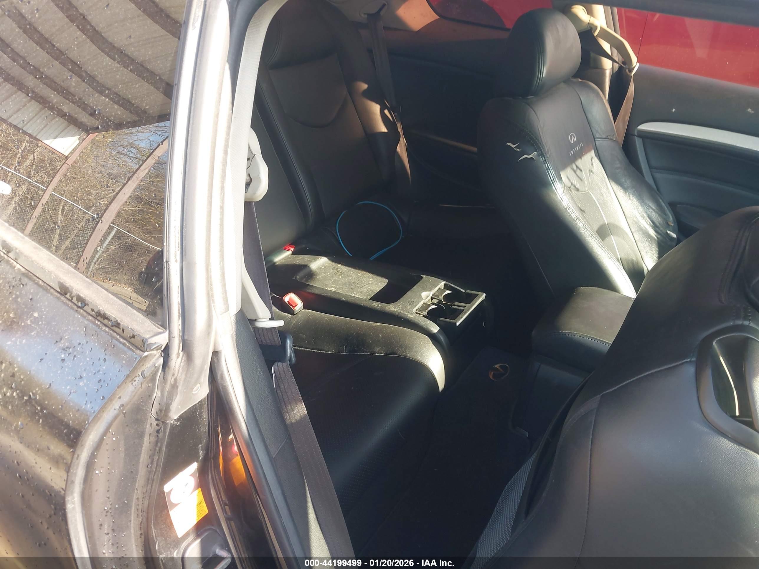 INFINITI G37 image 8