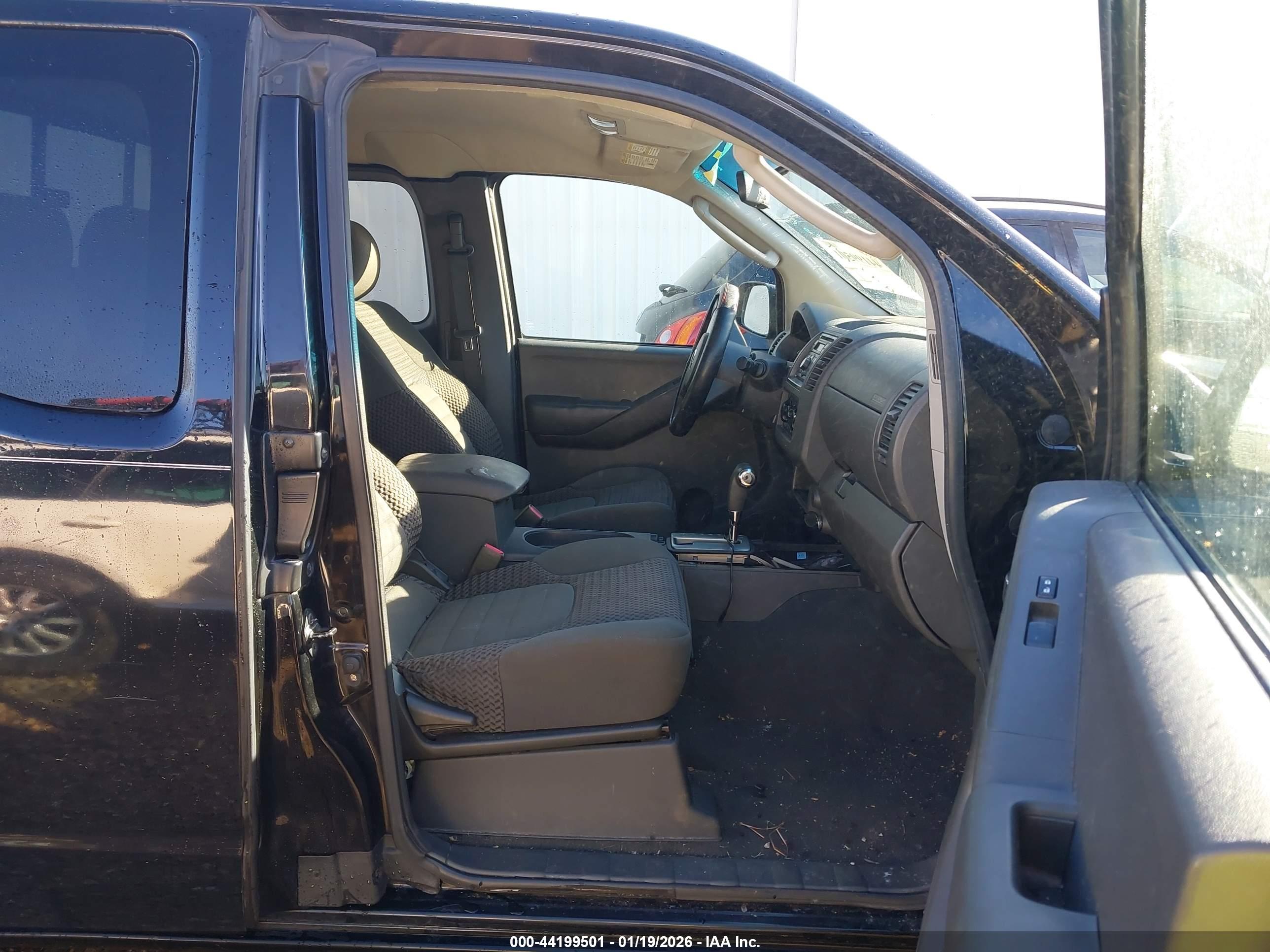 NISSAN FRONTIER image 5