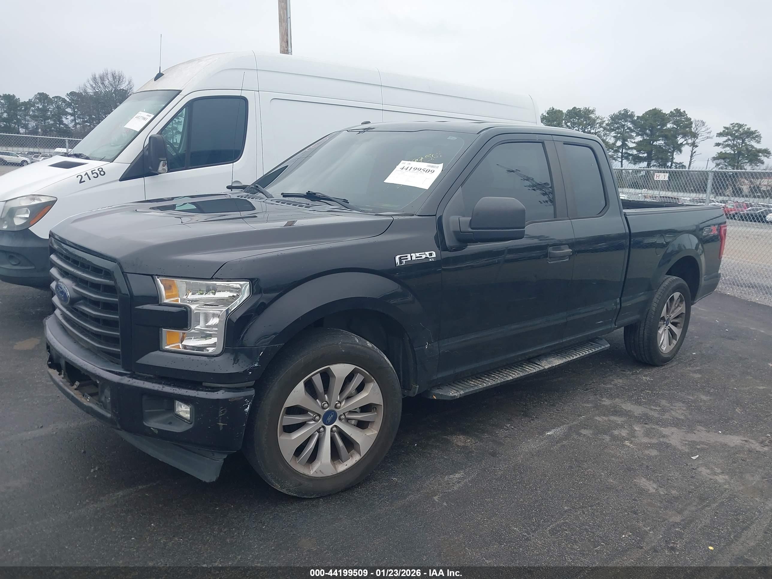 FORD F-150 image 2