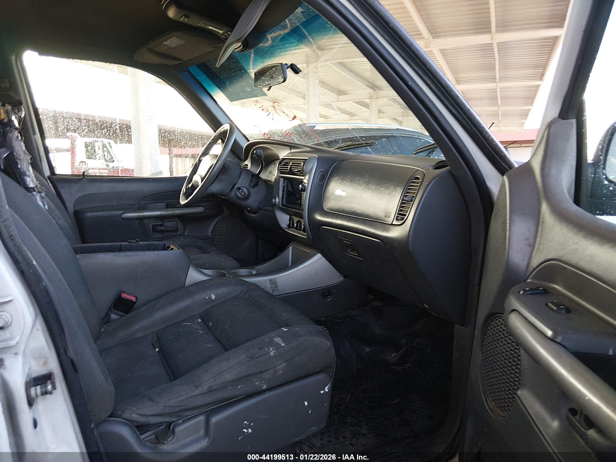 FORD EXPLORER image 5