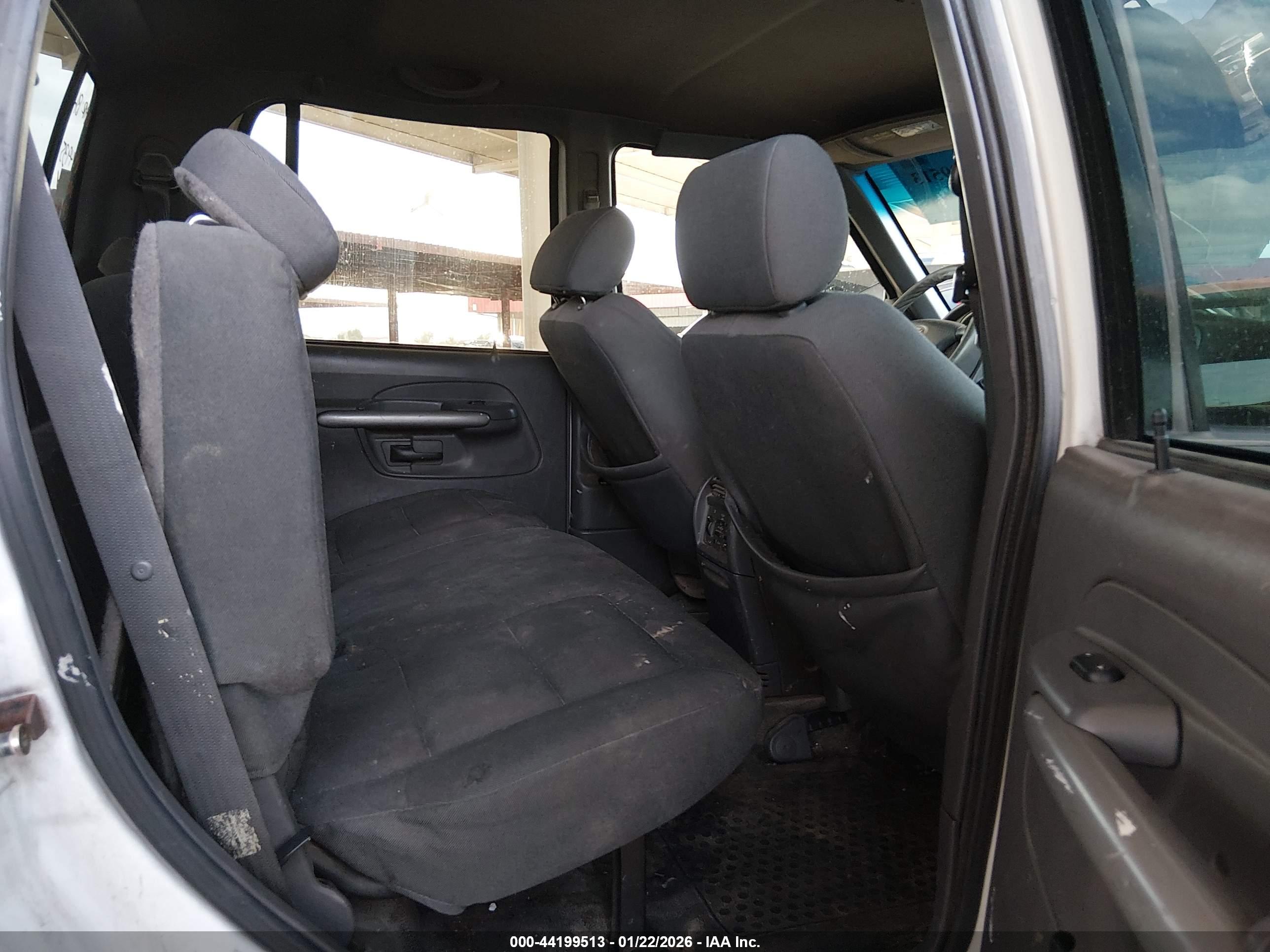 FORD EXPLORER image 8