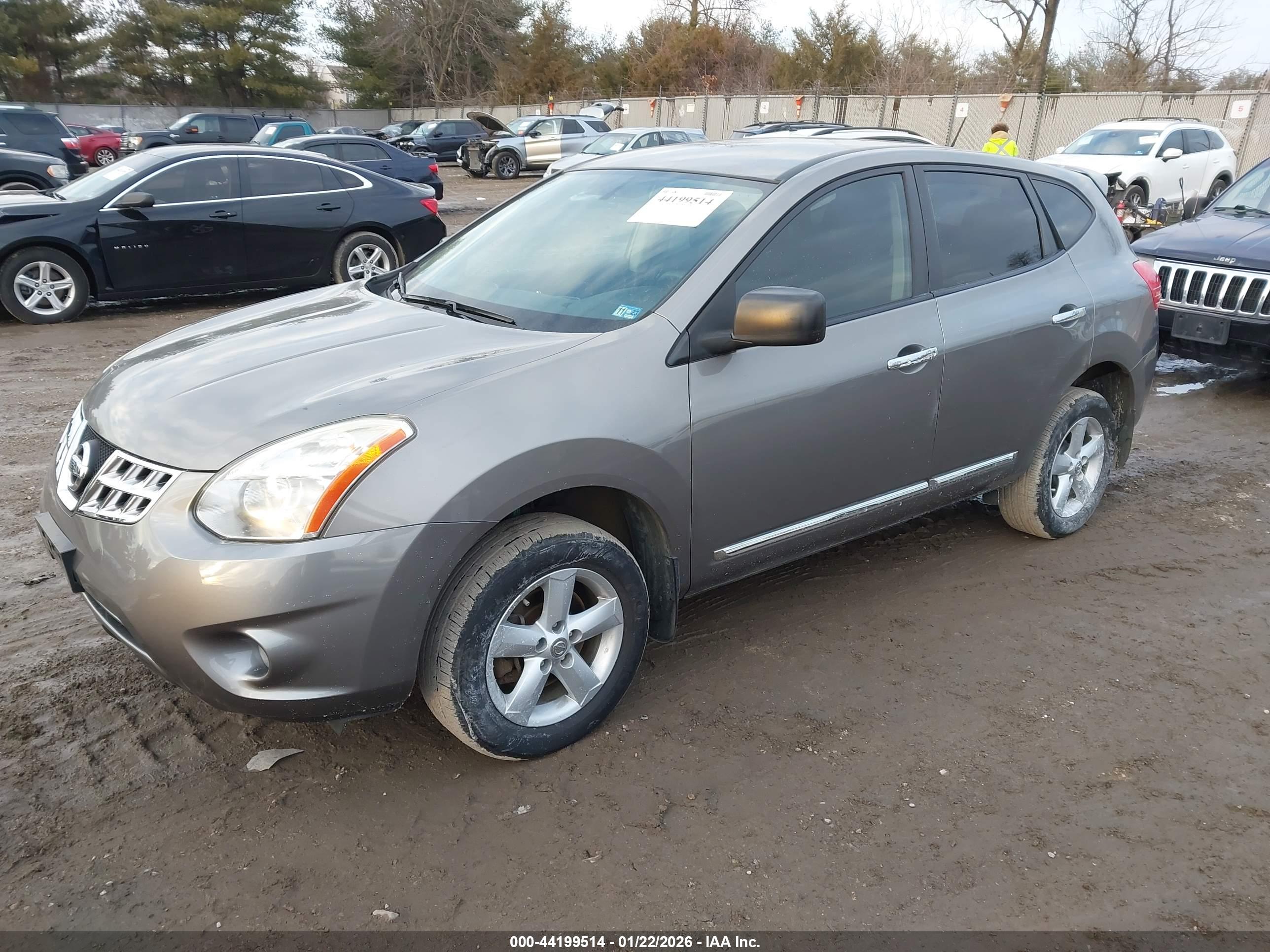 NISSAN ROGUE image 2