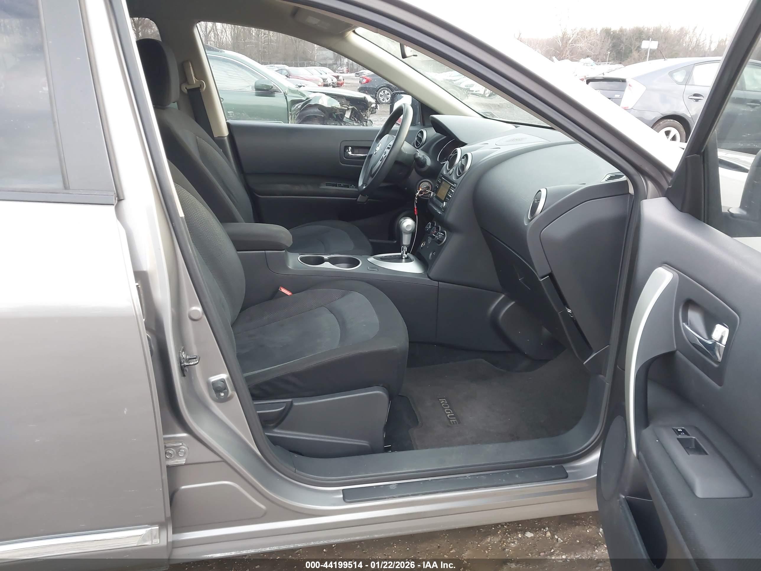 NISSAN ROGUE image 5