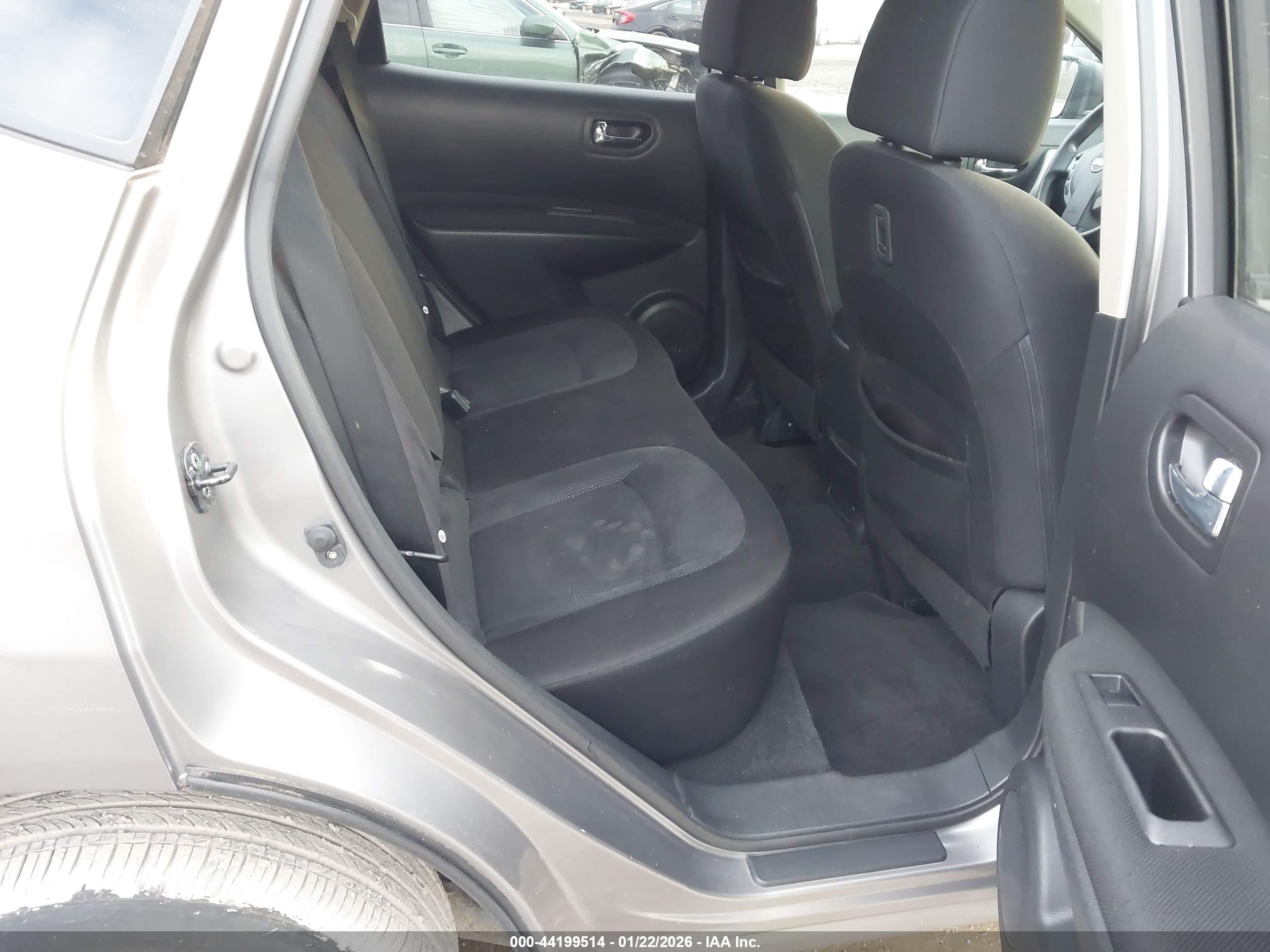 NISSAN ROGUE image 8