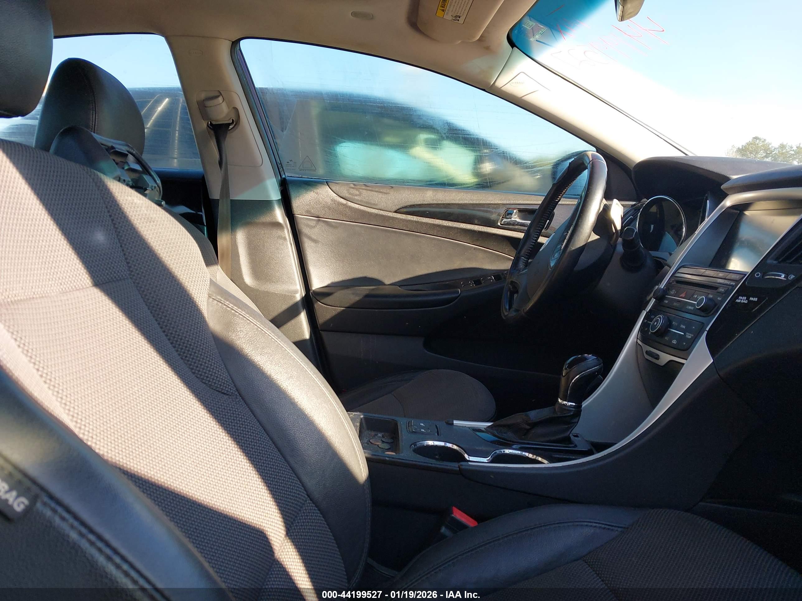 HYUNDAI SONATA image 5