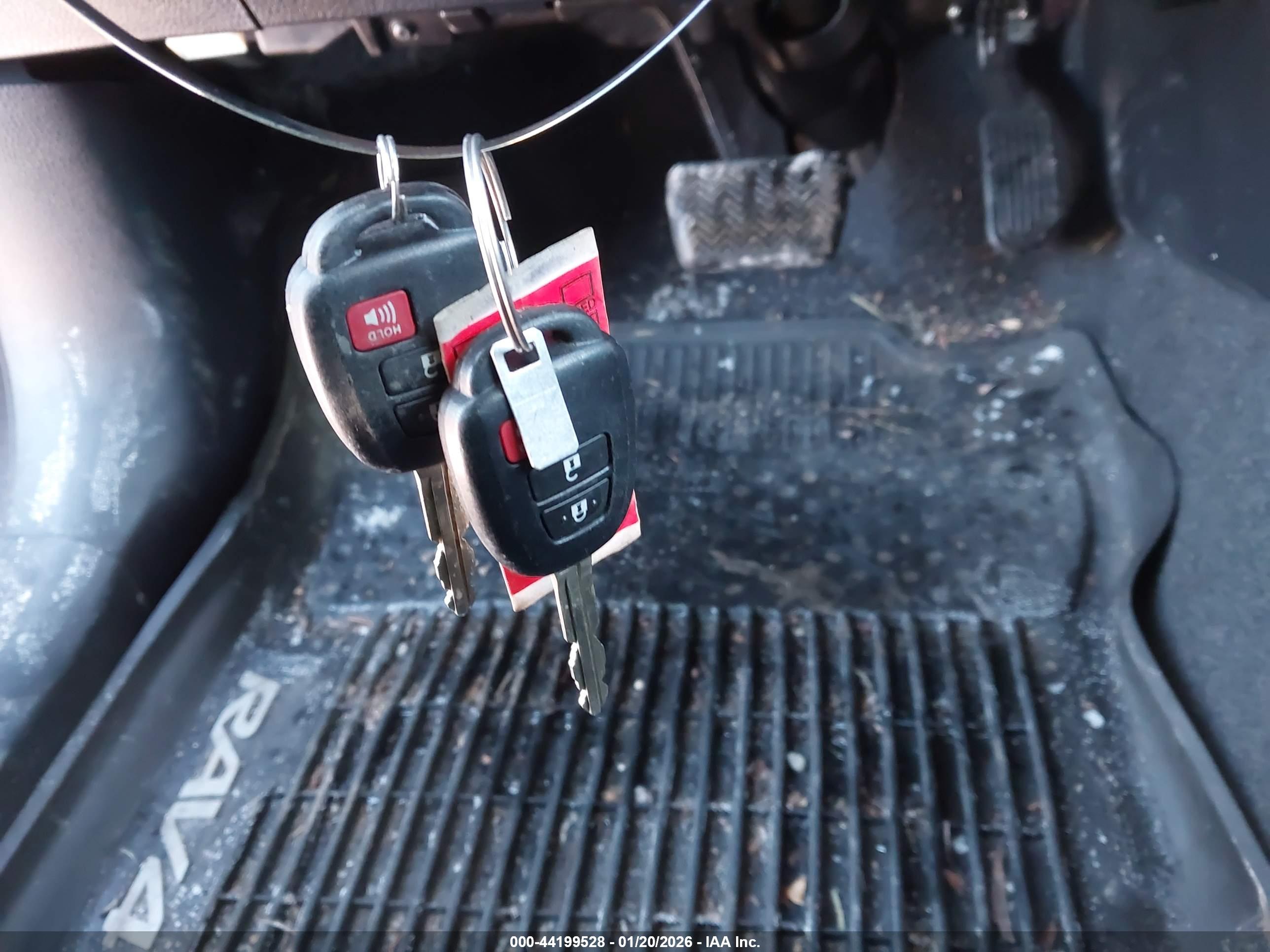 TOYOTA RAV4 image 11