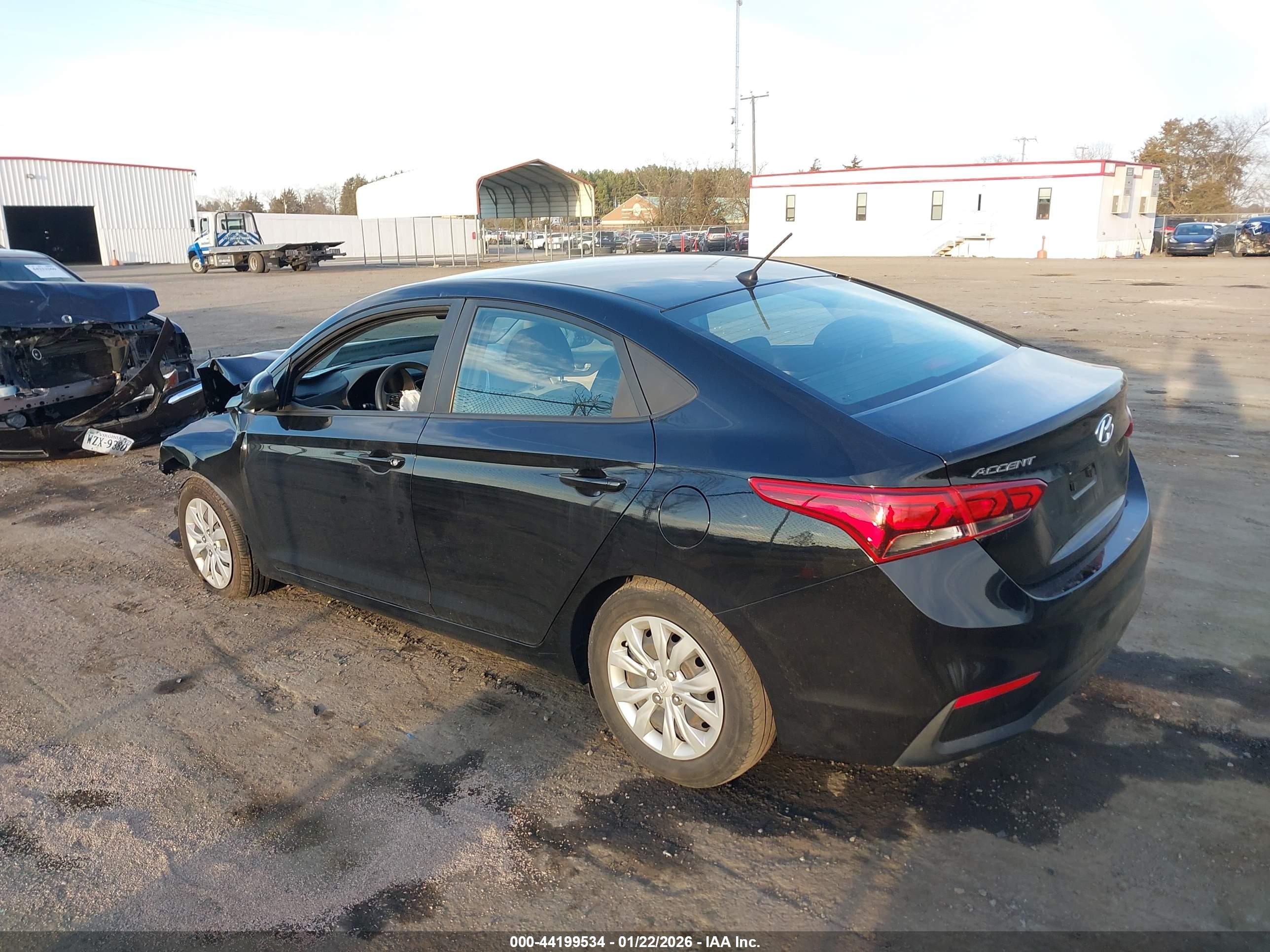 HYUNDAI ACCENT image 3