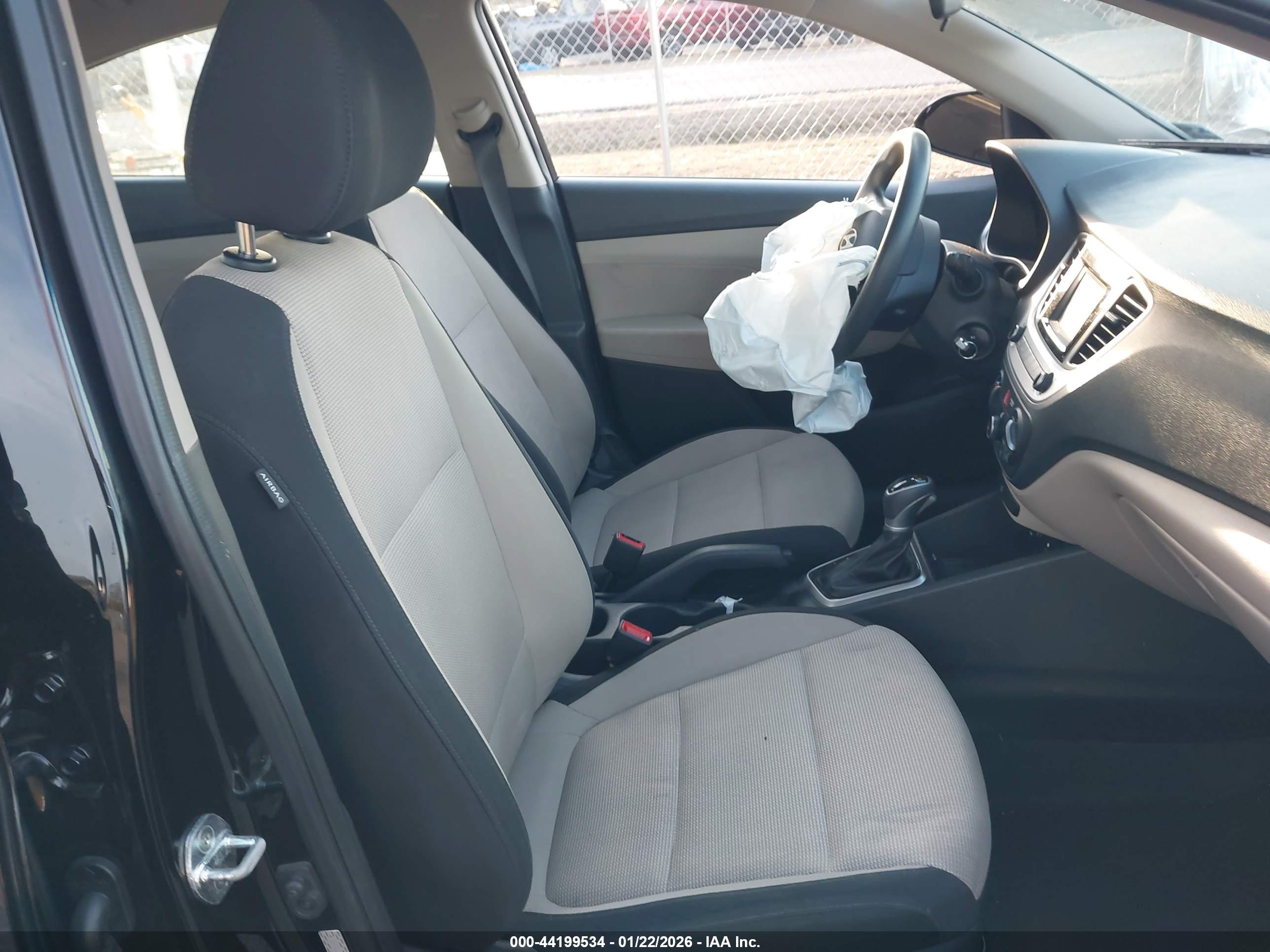 HYUNDAI ACCENT image 5