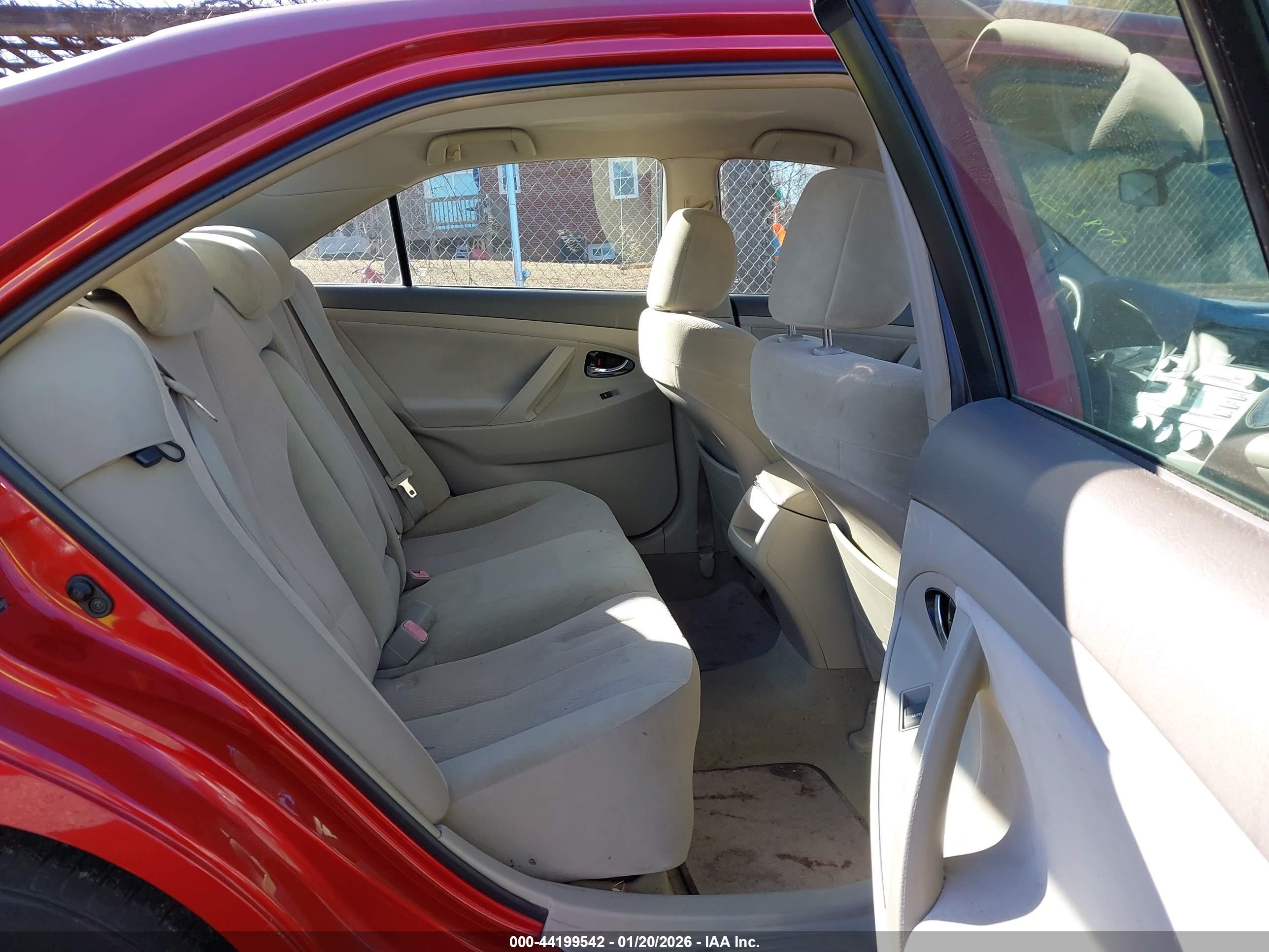 TOYOTA CAMRY image 8