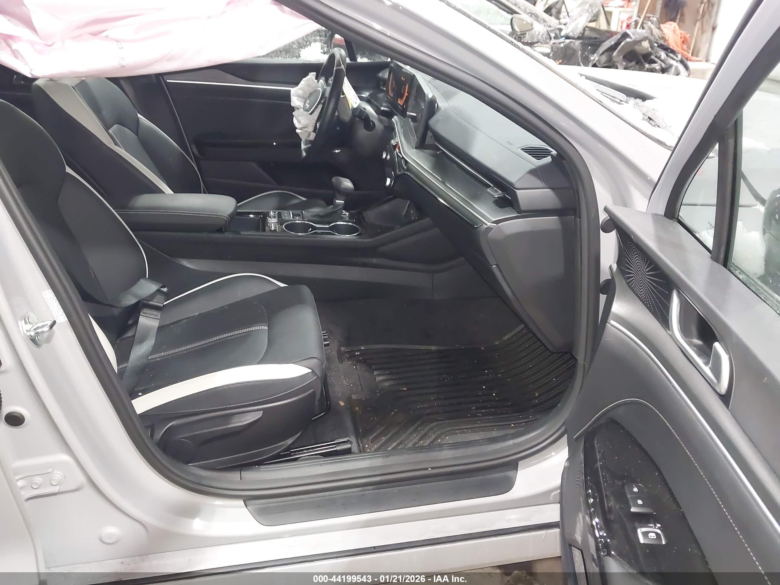 KIA K5 image 5
