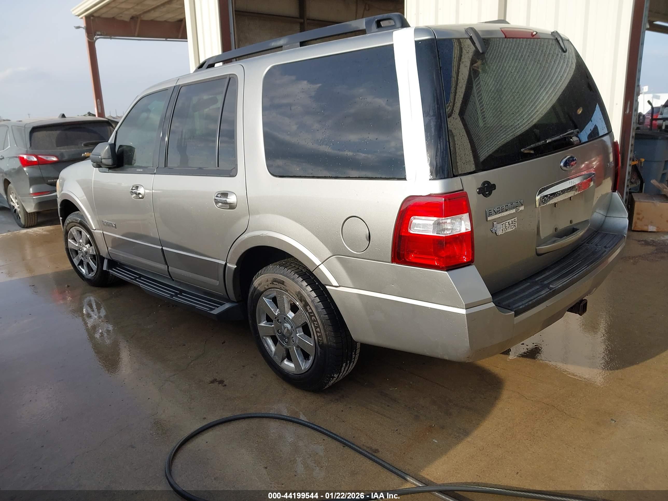 FORD EXPEDITION image 3