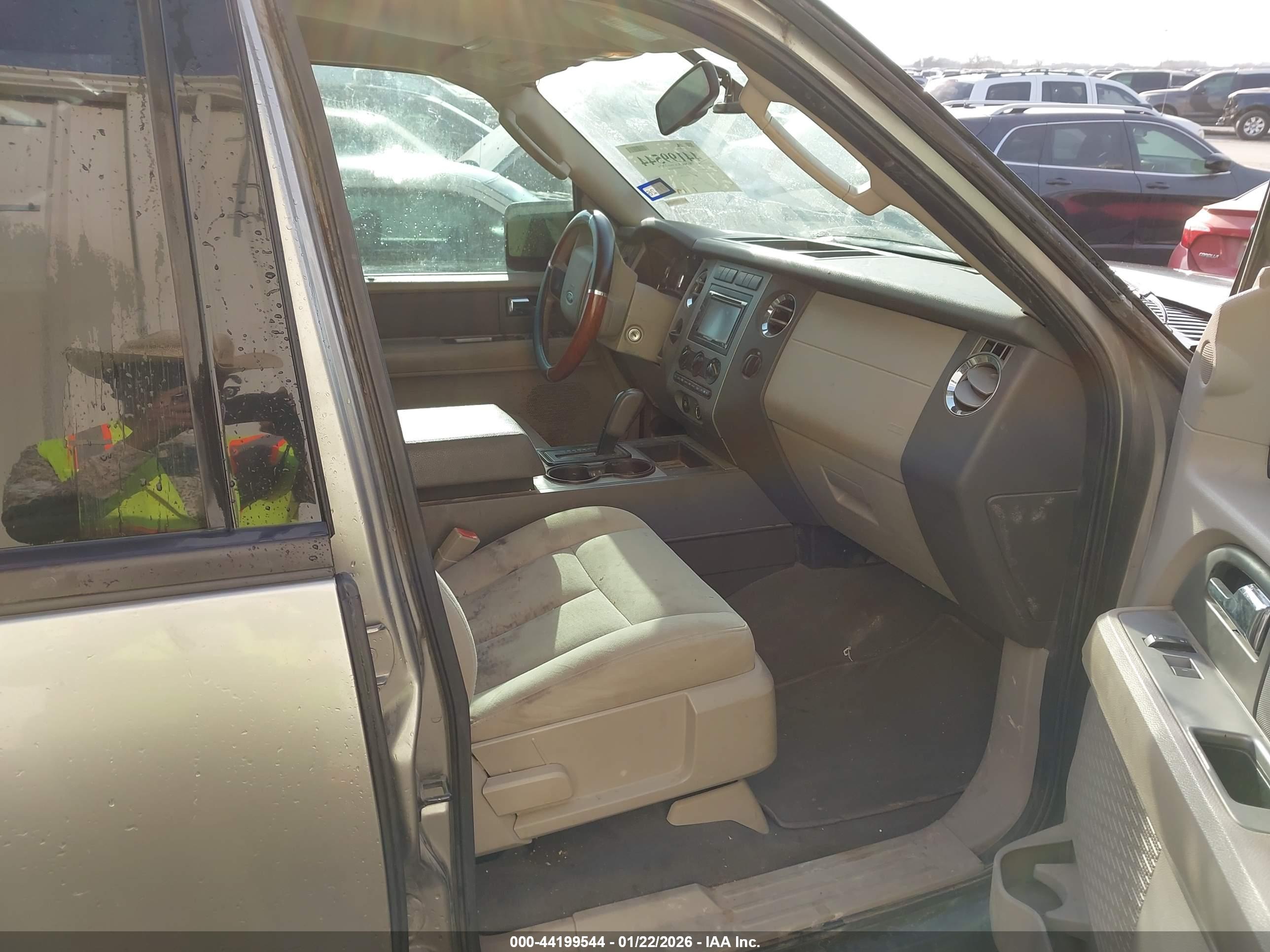 FORD EXPEDITION image 5