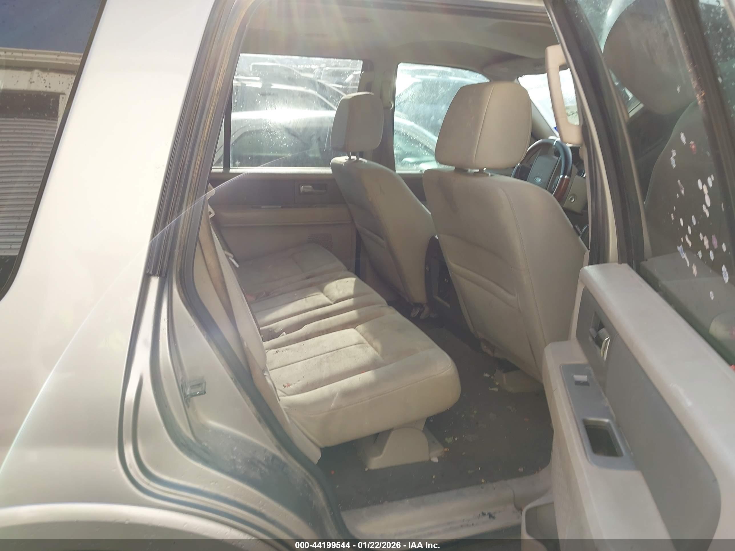 FORD EXPEDITION image 8