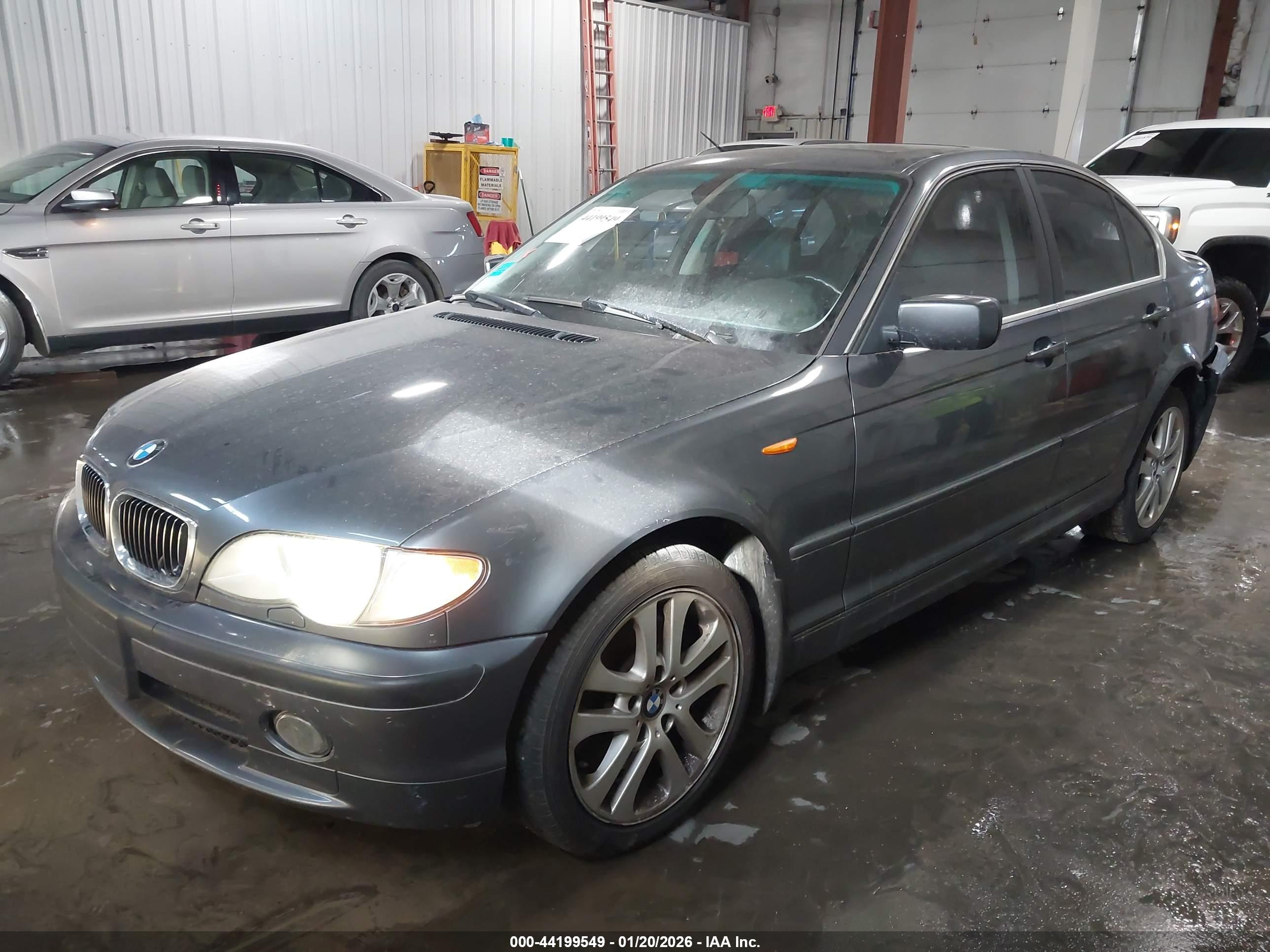 BMW 330XI image 2