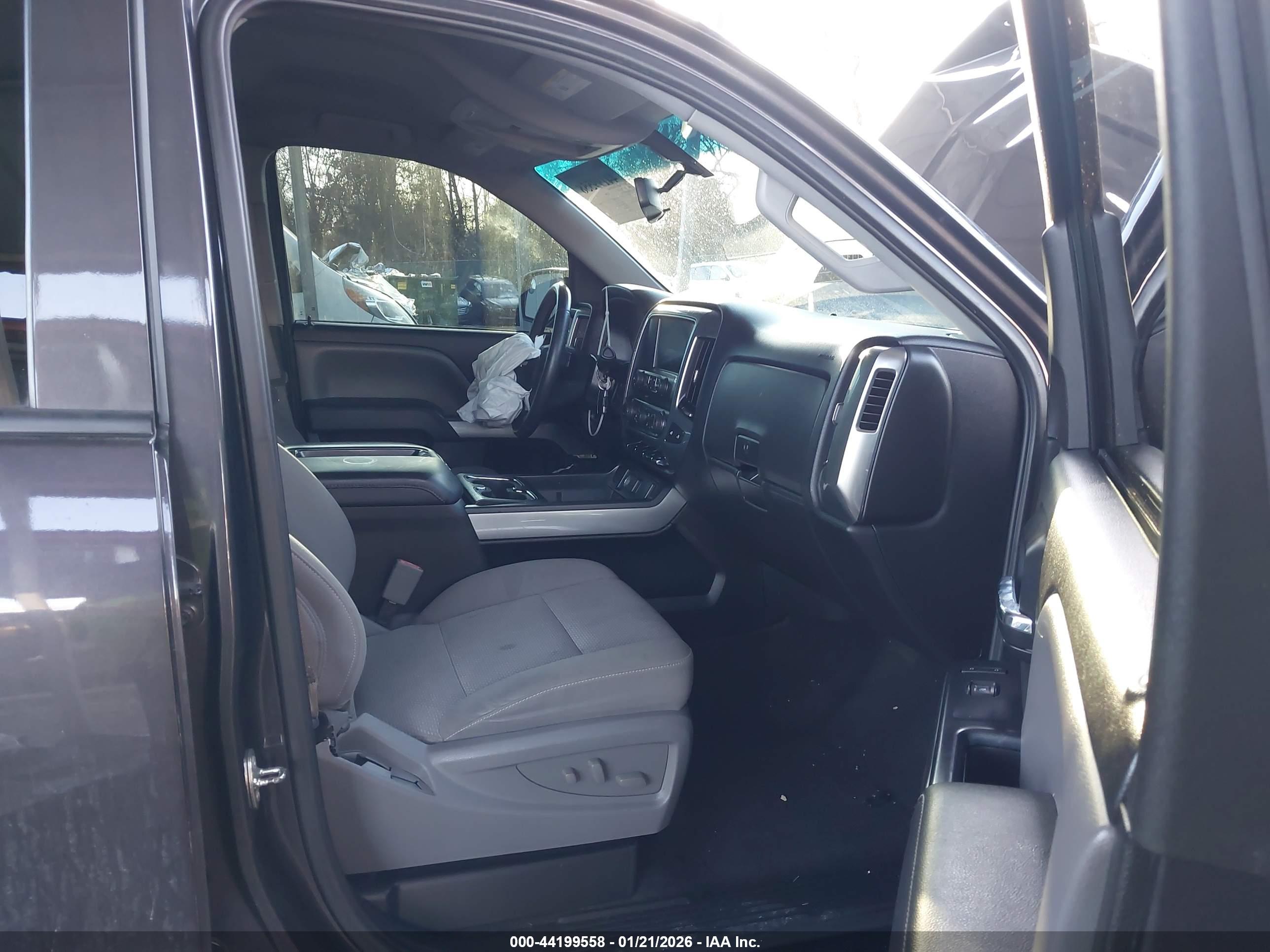 CHEVROLET SILVERADO image 5
