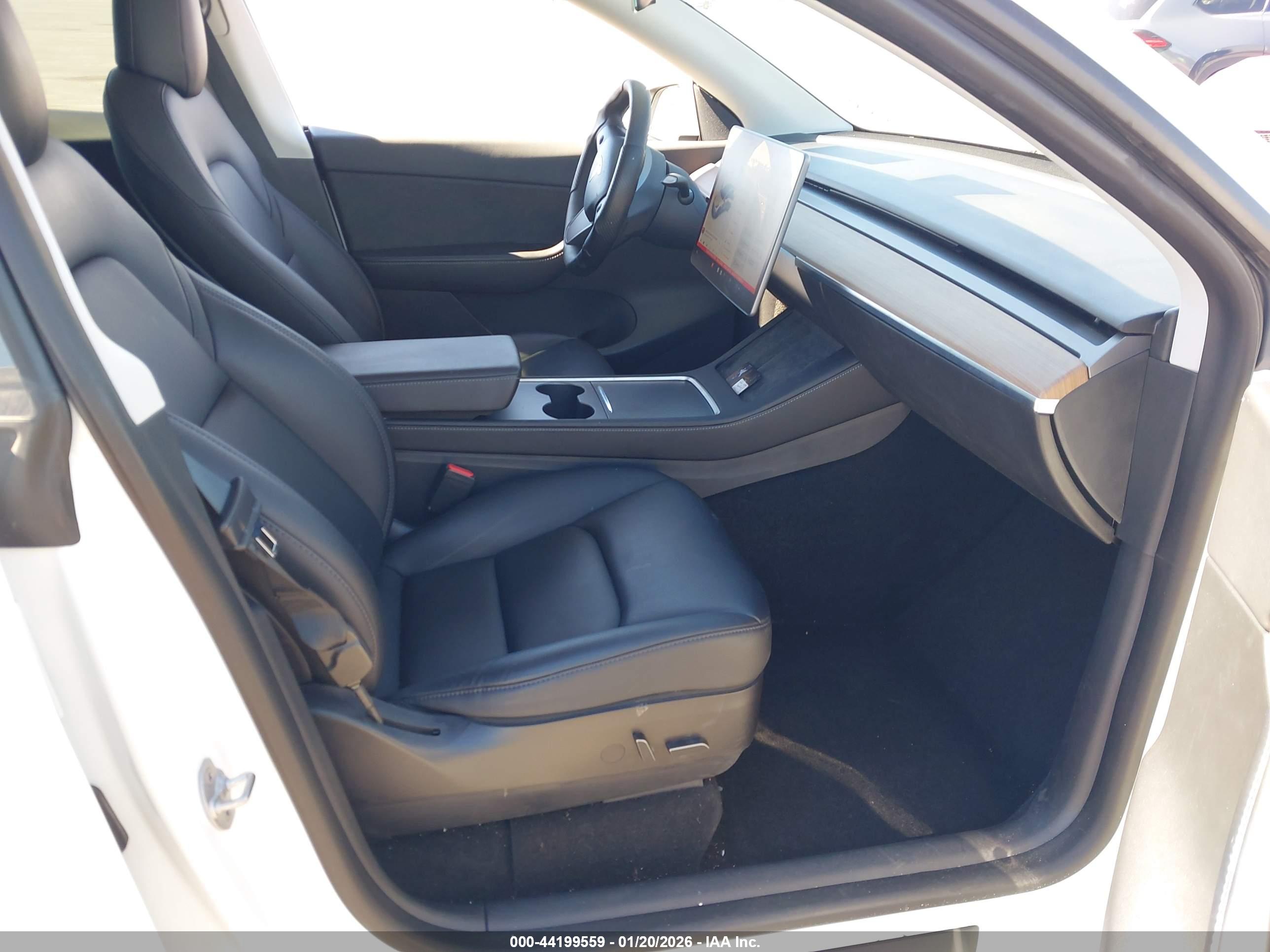 TESLA MODEL image 5