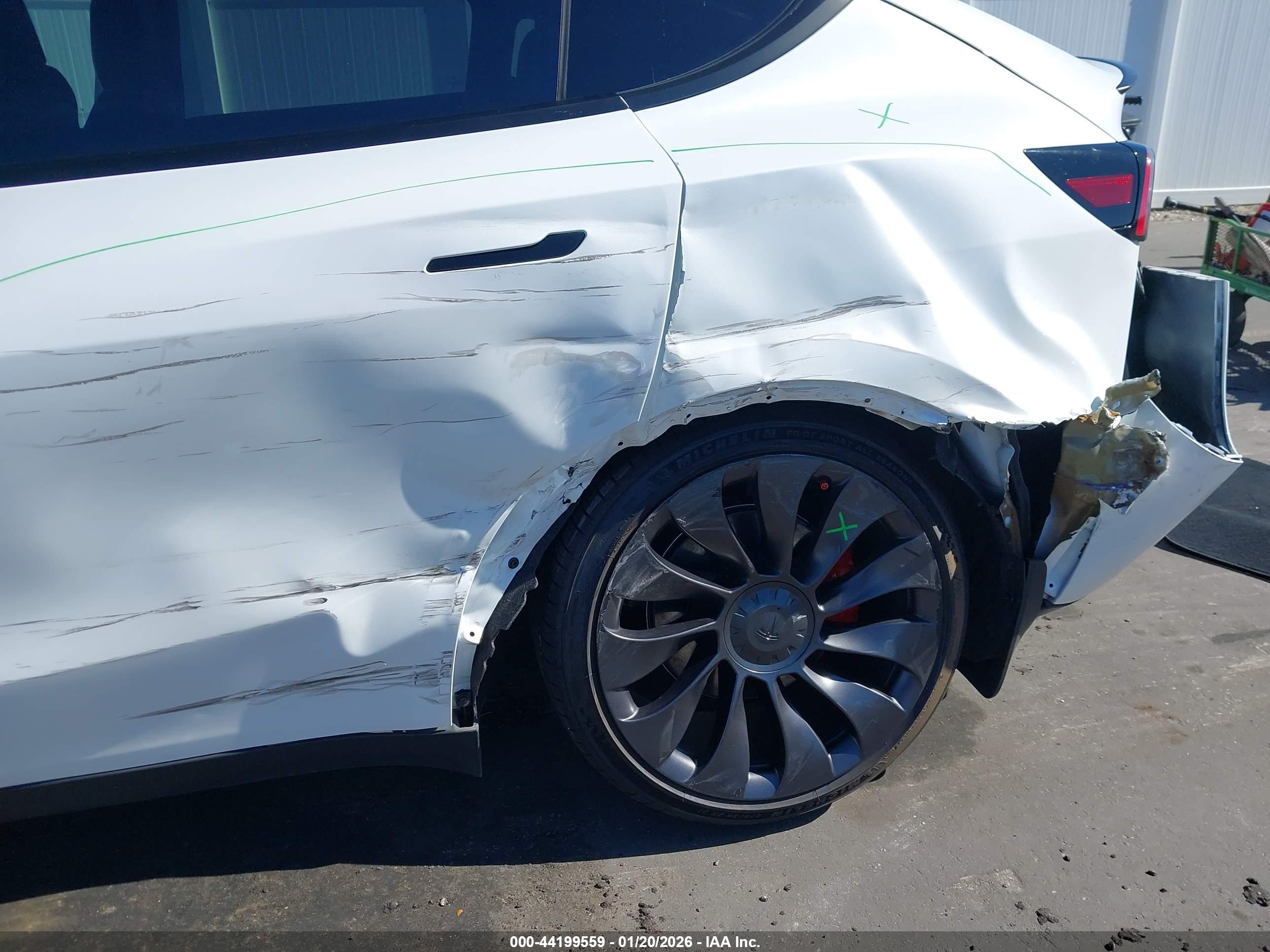 TESLA MODEL image 6