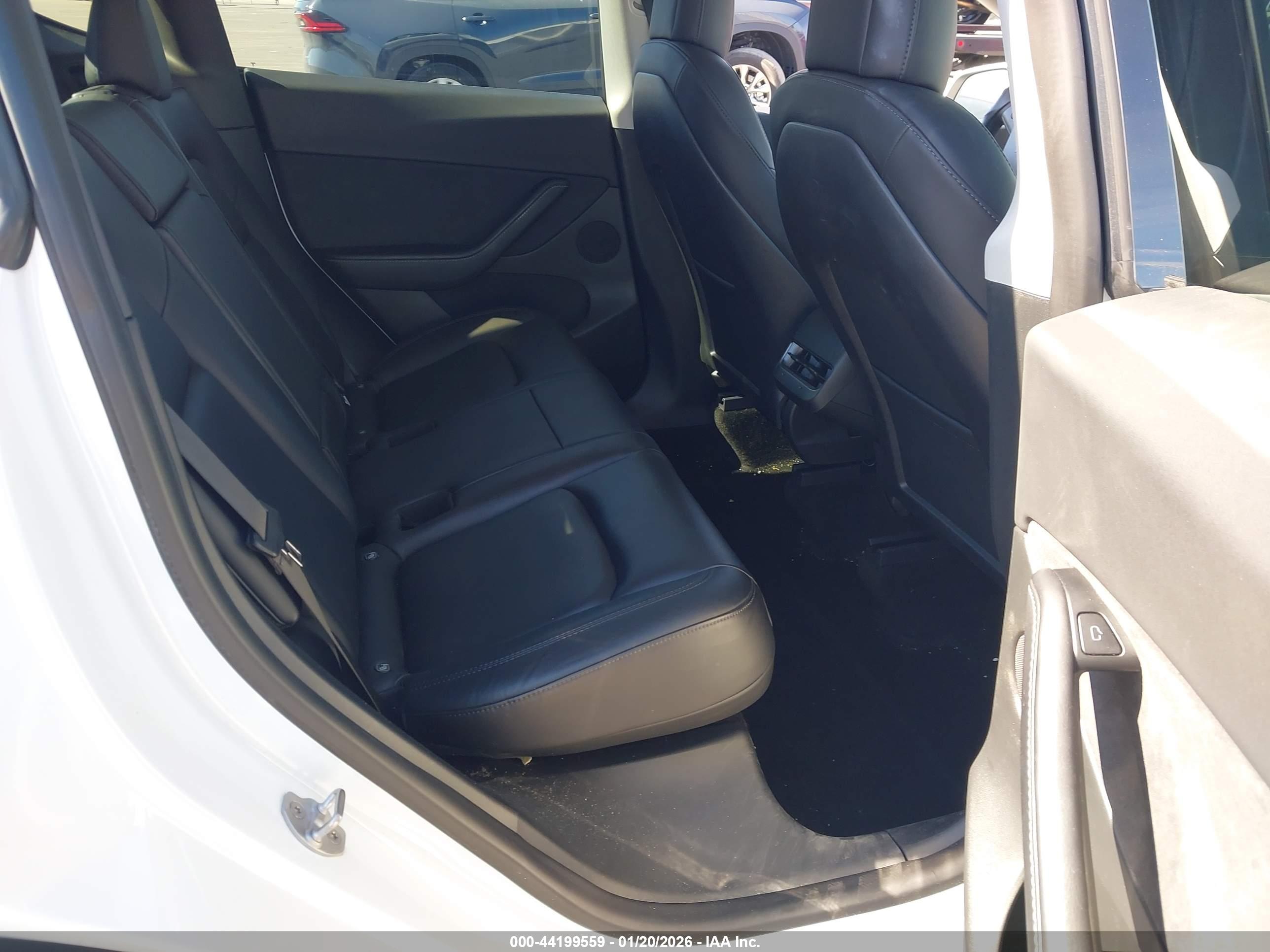 TESLA MODEL image 8