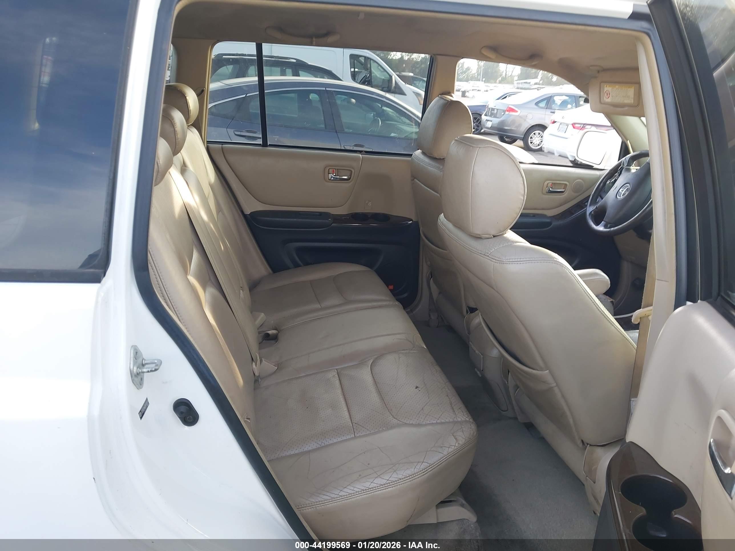 TOYOTA HIGHLANDER image 8