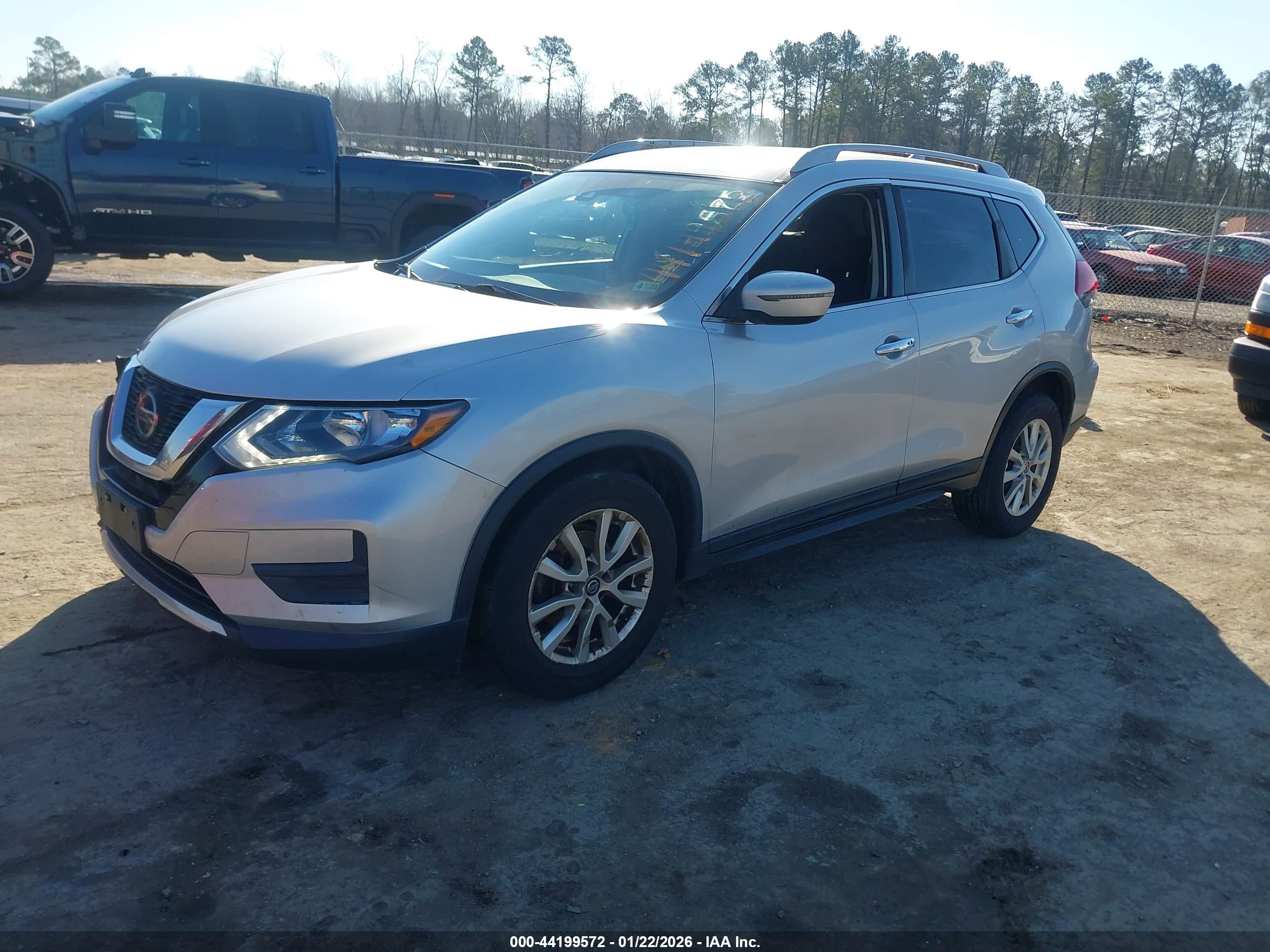 NISSAN ROGUE image 2