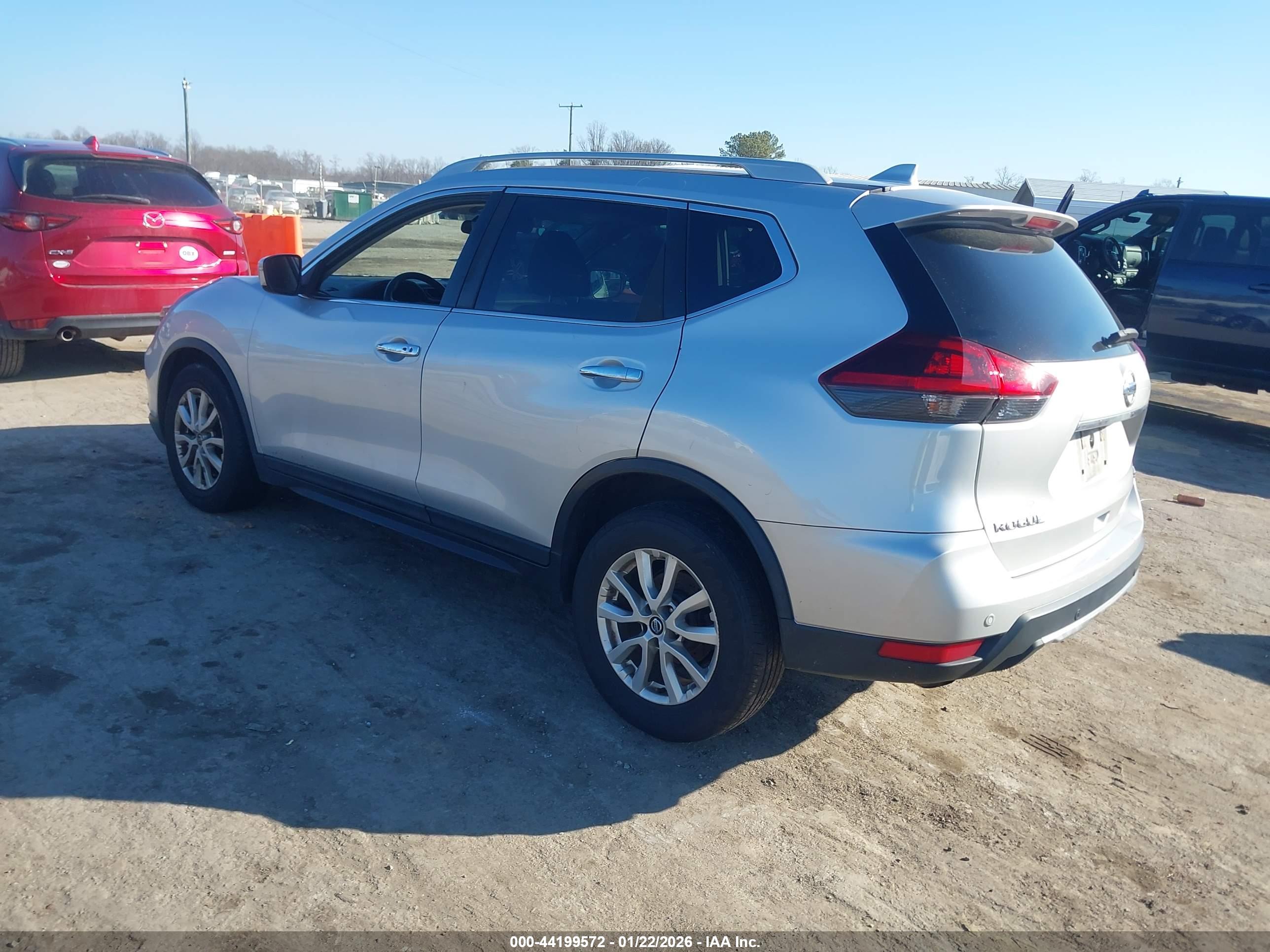 NISSAN ROGUE image 3