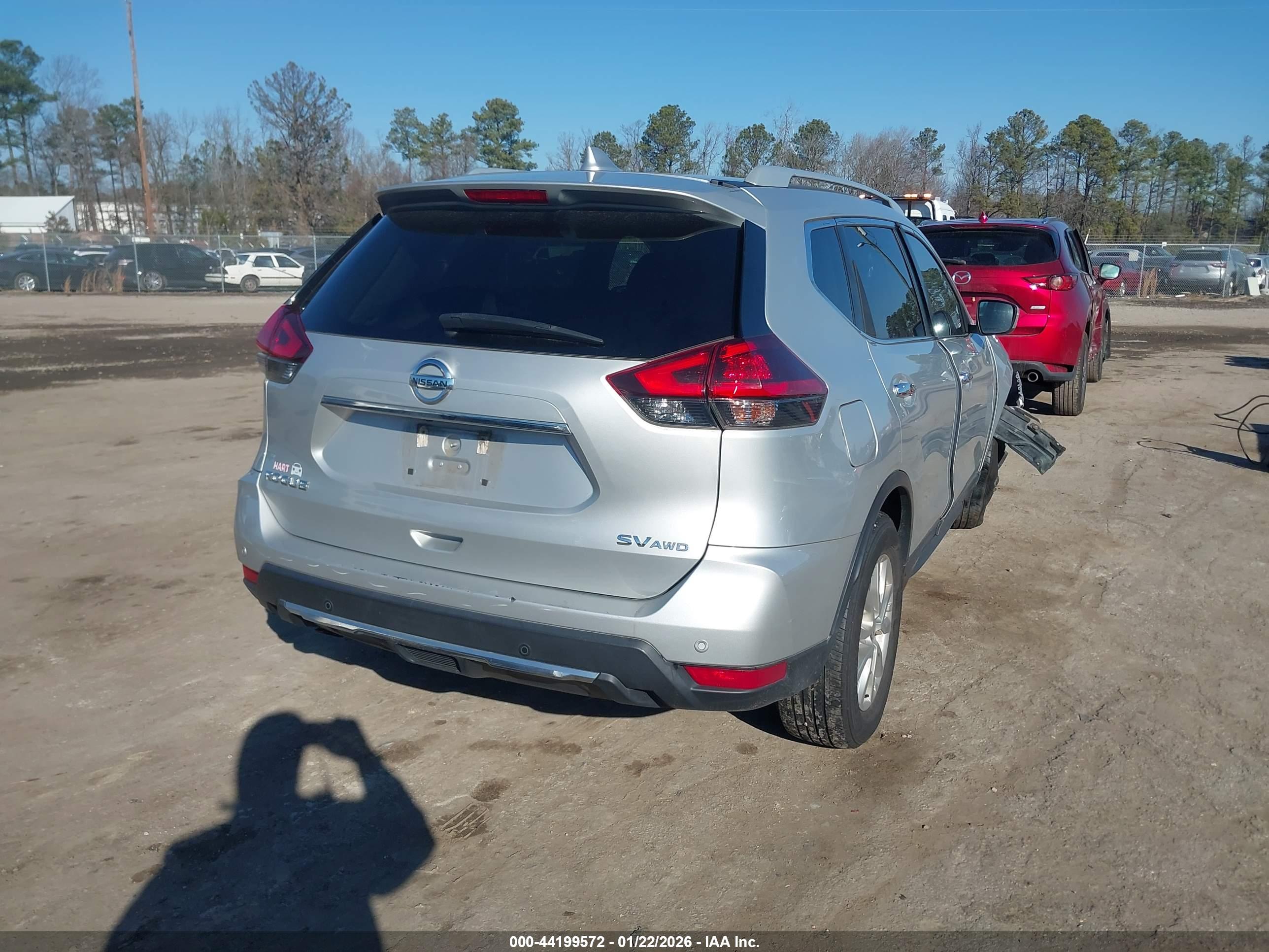NISSAN ROGUE image 4