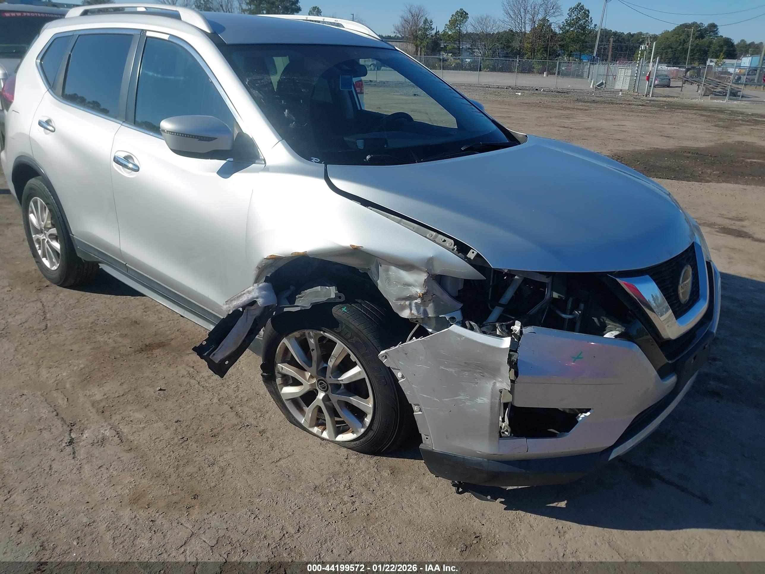NISSAN ROGUE image 6