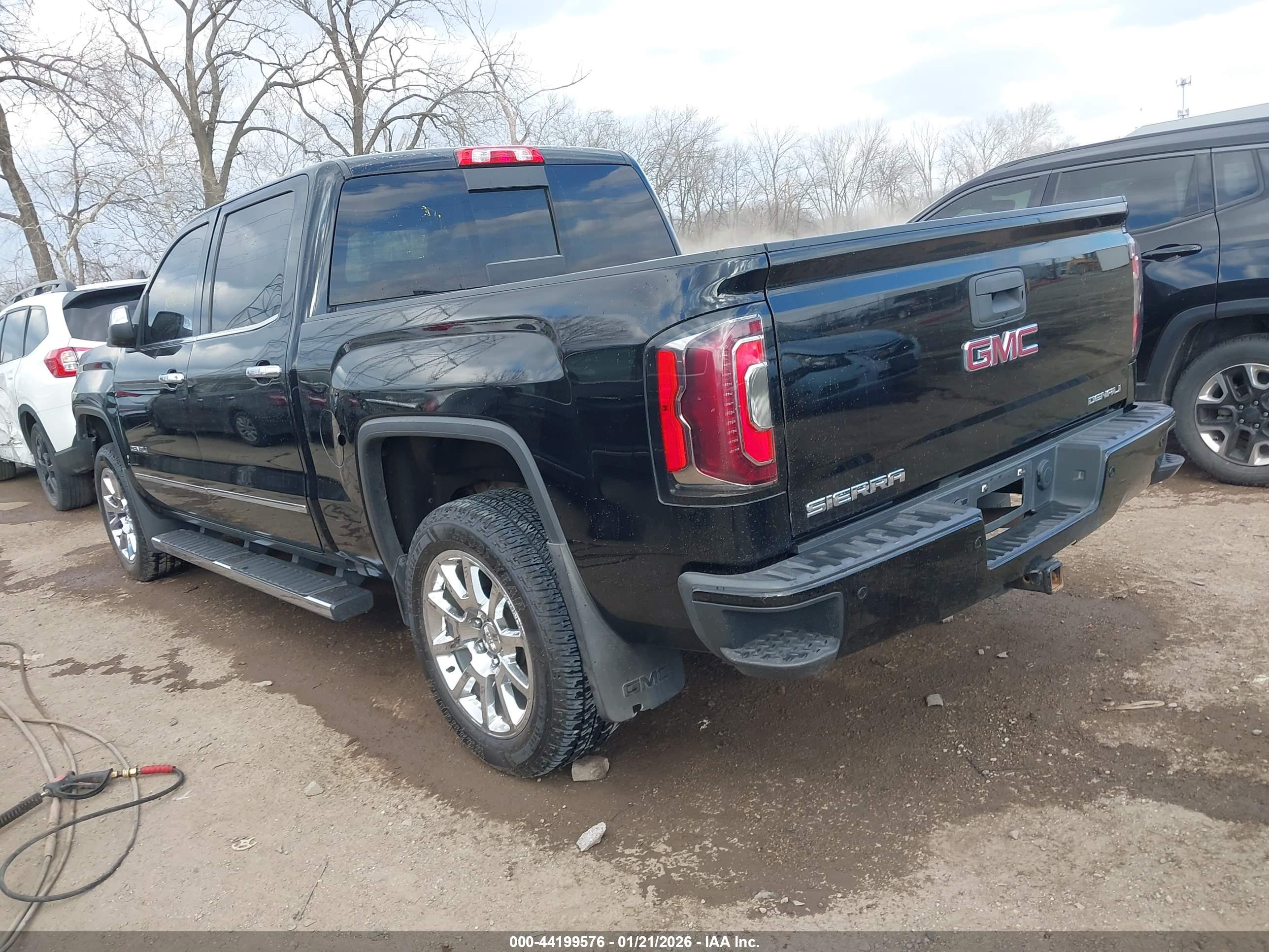 GMC SIERRA image 3