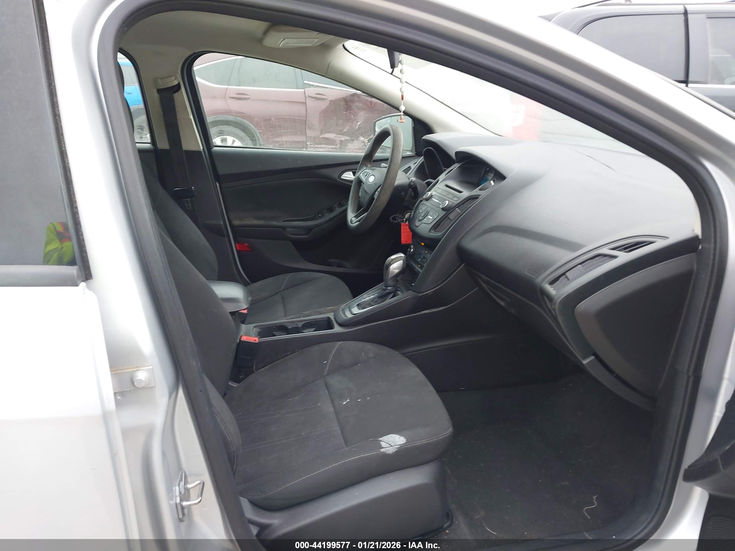 FORD FOCUS image 5