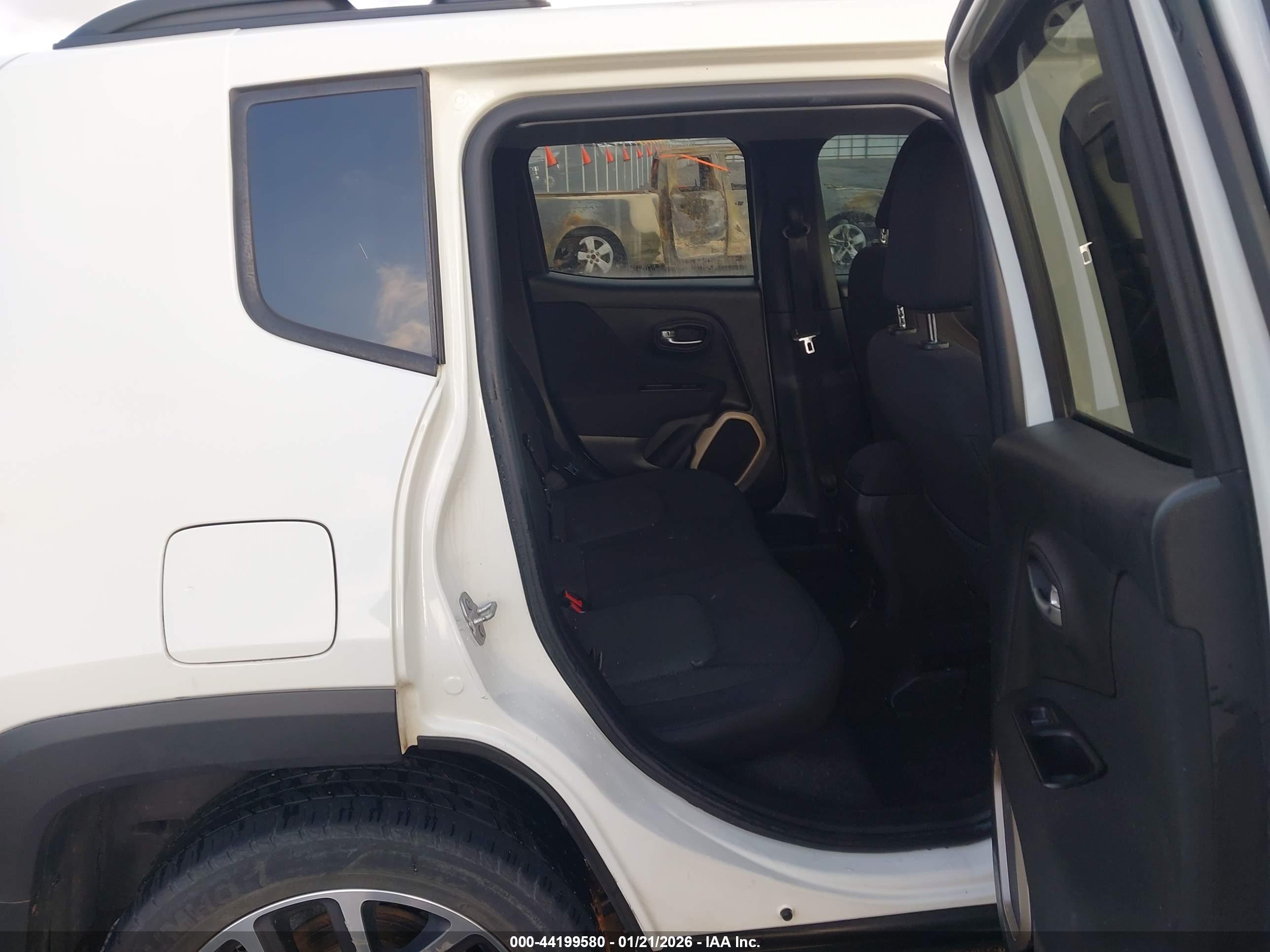 JEEP RENEGADE image 8