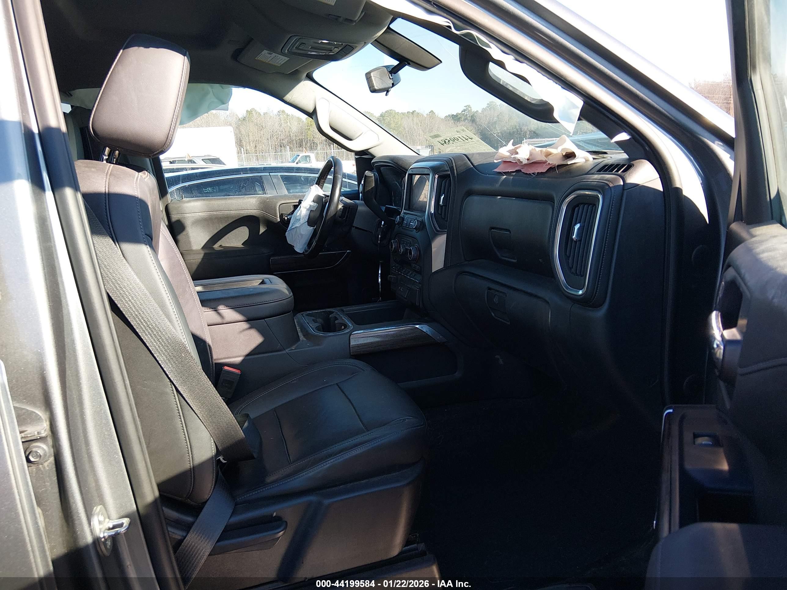 CHEVROLET SILVERADO image 5