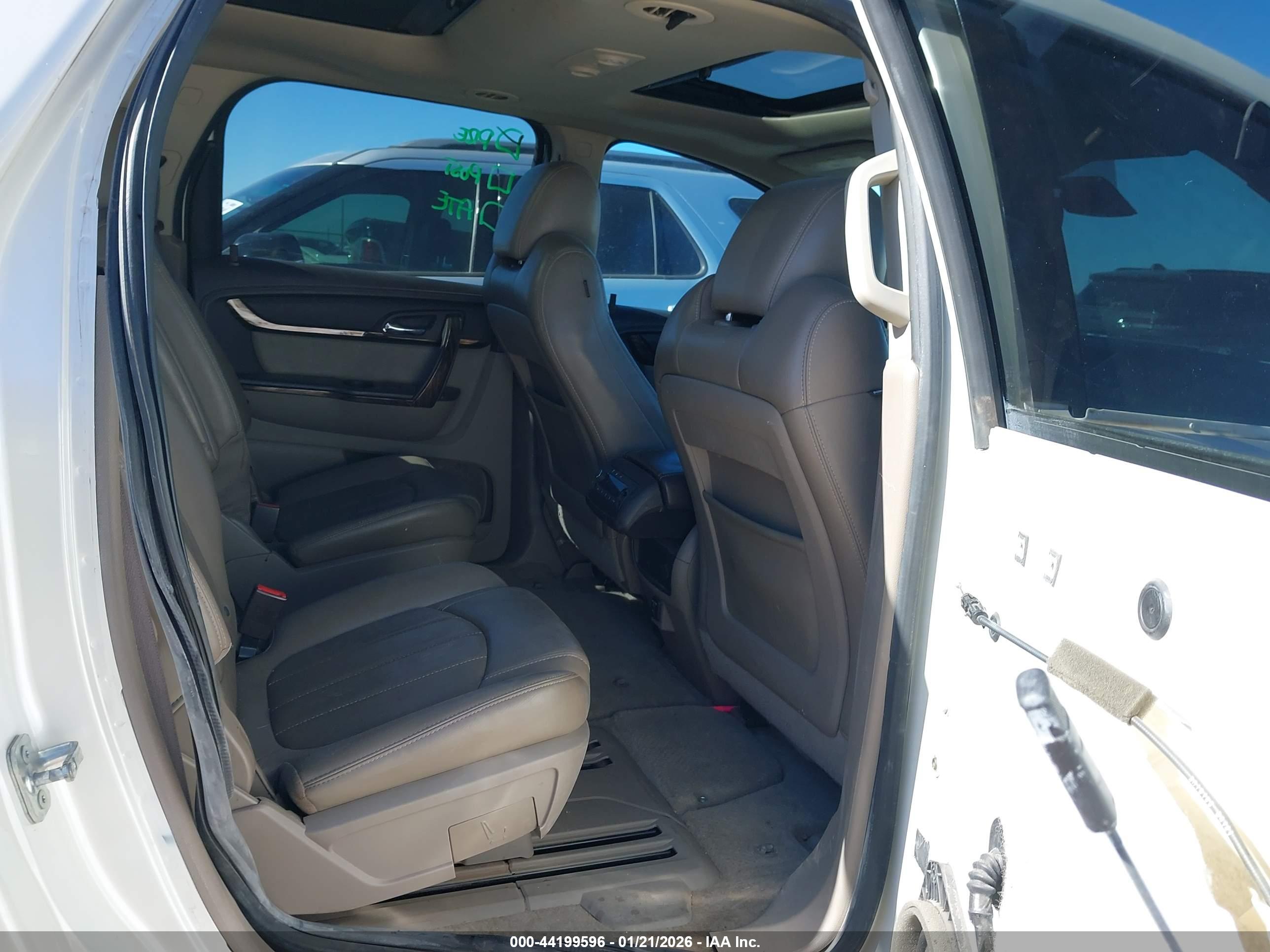 GMC ACADIA image 8