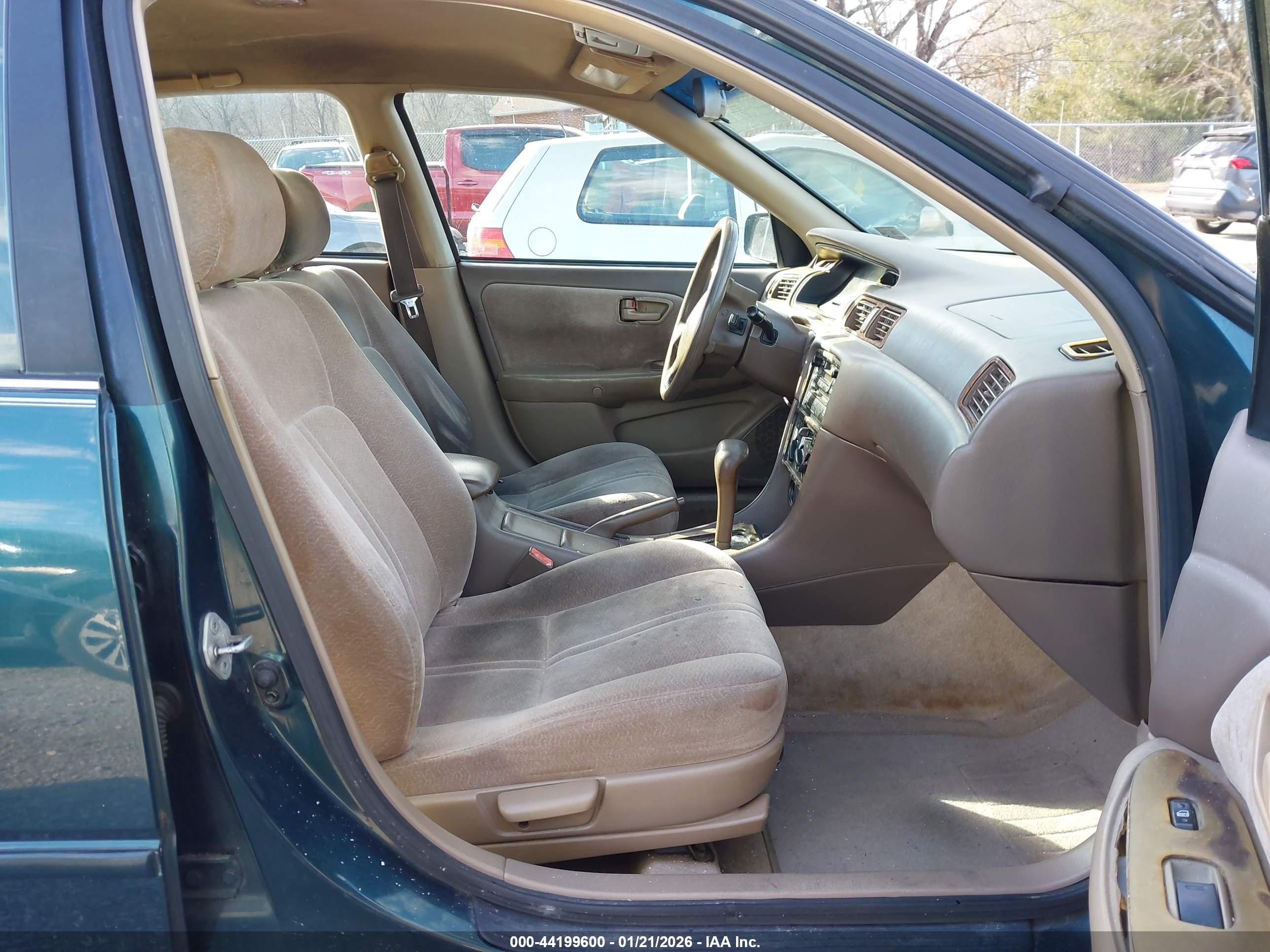 TOYOTA CAMRY image 5