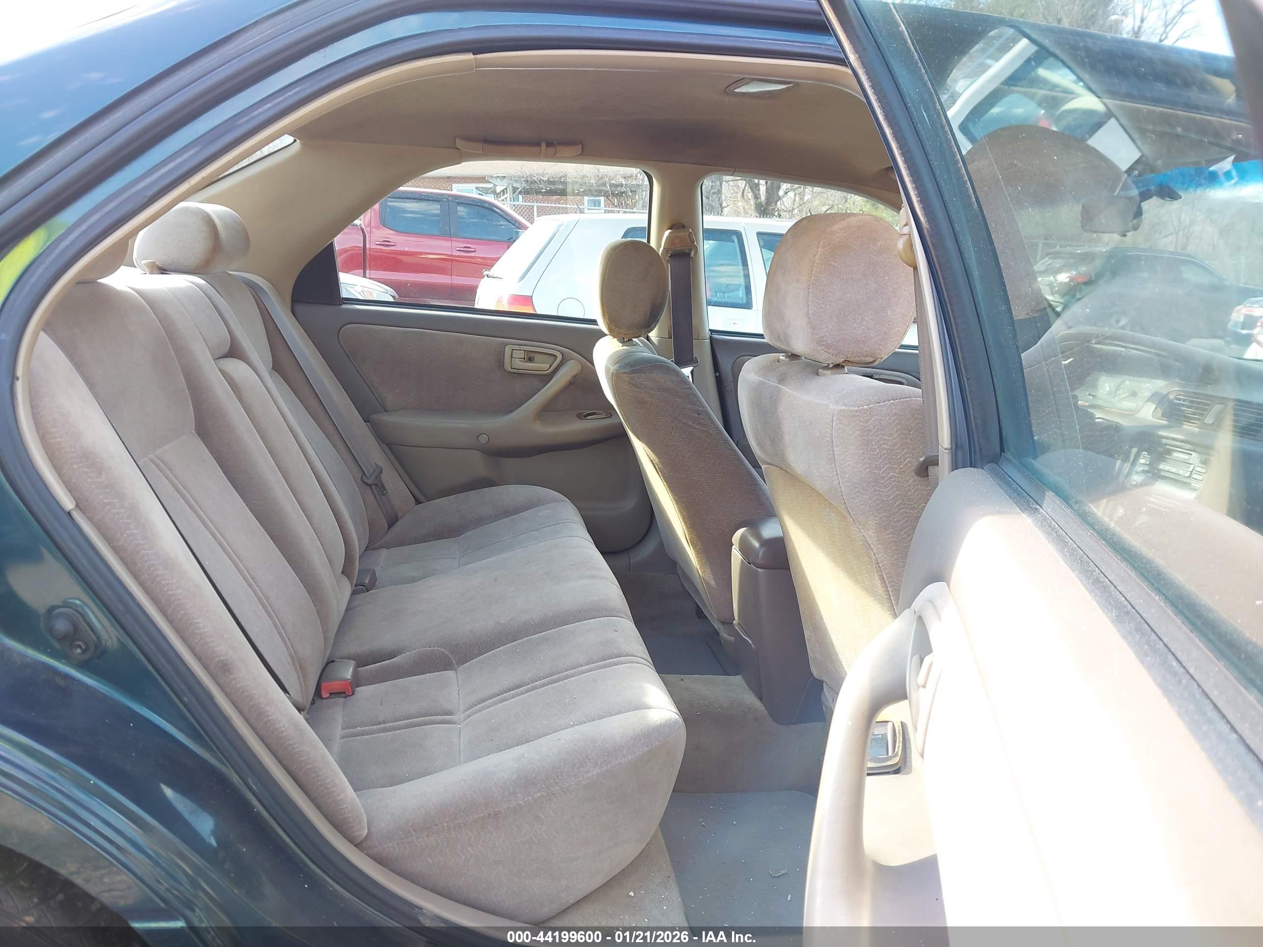 TOYOTA CAMRY image 8